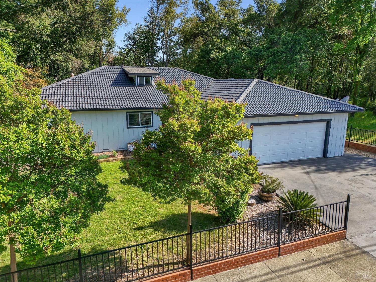 Detail Gallery Image 8 of 41 For 585 W 2nd St, Cloverdale,  CA 95425 - 4 Beds | 2 Baths
