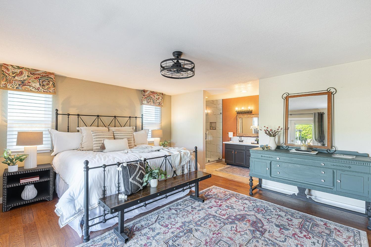 Detail Gallery Image 7 of 81 For 1040 Berry Ln, Napa,  CA 94558 - 2 Beds | 2/1 Baths