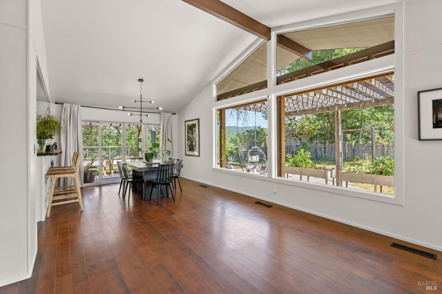 Detail Gallery Image 12 of 35 For 371 Quail Dr, Ukiah,  CA 95482 - 3 Beds | 2 Baths