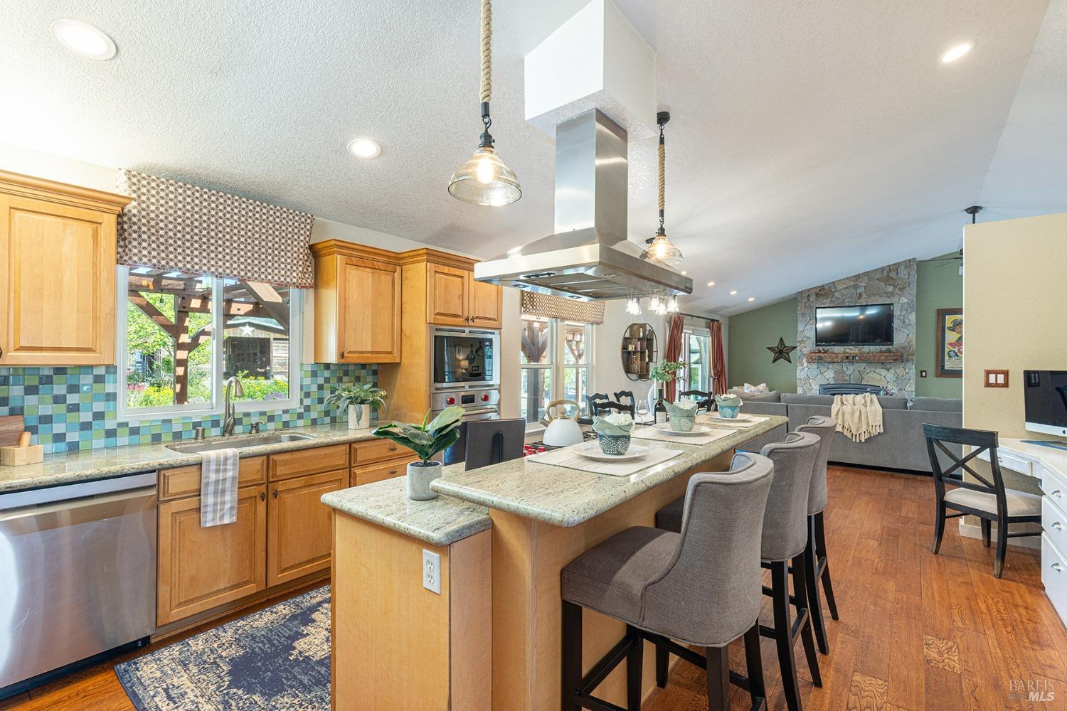 Detail Gallery Image 21 of 81 For 1040 Berry Ln, Napa,  CA 94558 - 2 Beds | 2/1 Baths