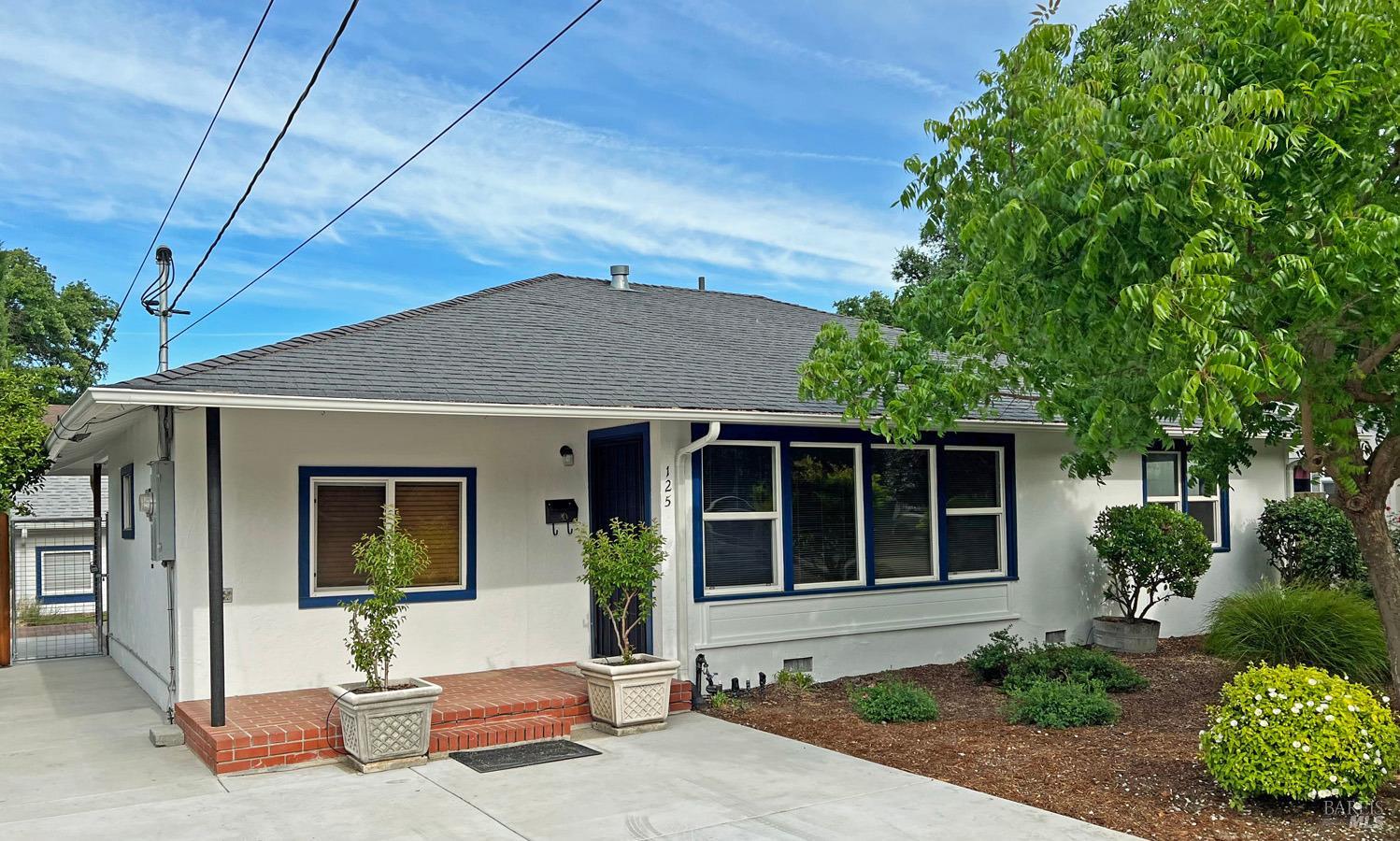 Detail Gallery Image 1 of 29 For 125 Court St, Ukiah,  CA 95482 - 3 Beds | 2 Baths