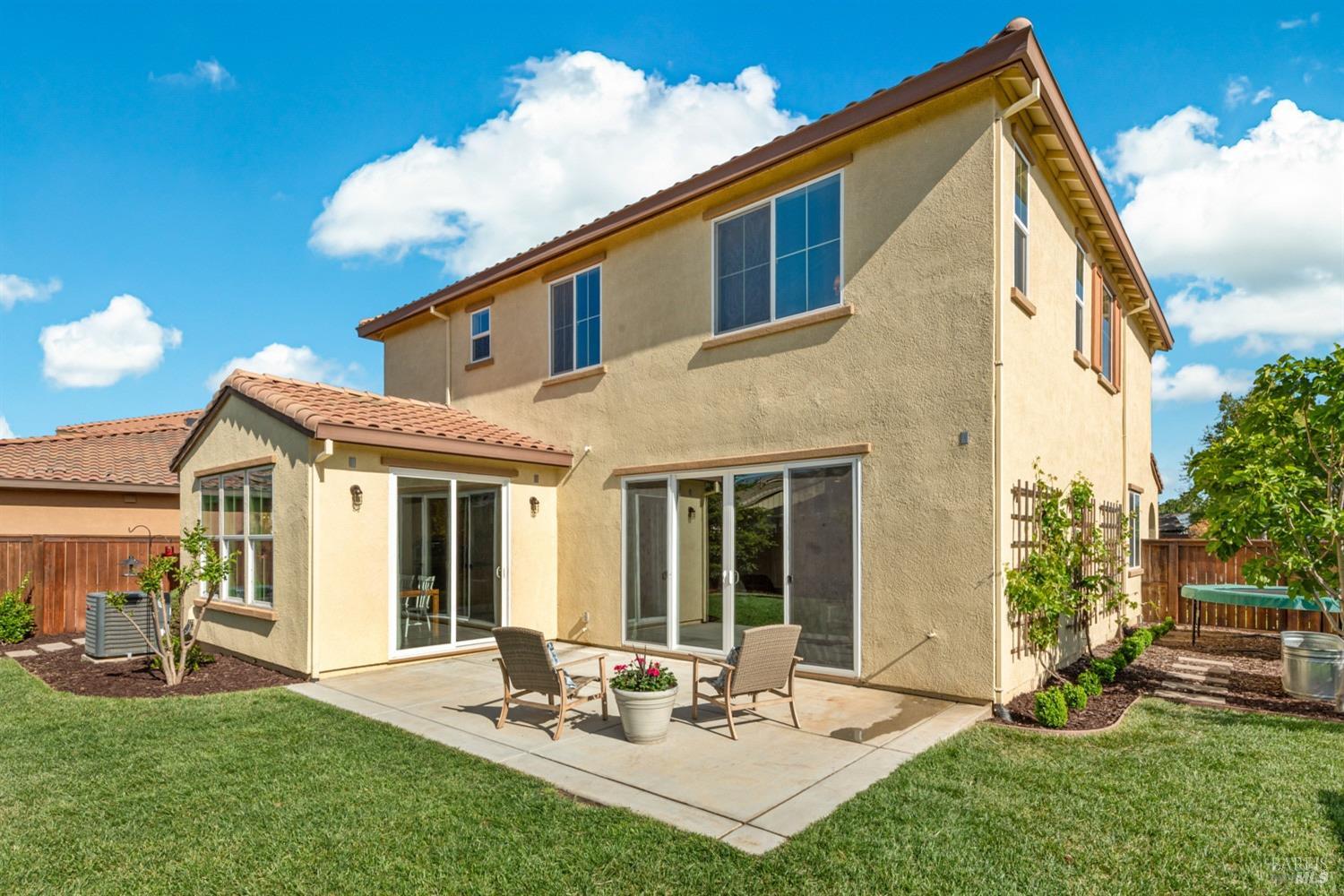 Detail Gallery Image 21 of 36 For 1085 Legion Ct, Dixon,  CA 95620 - 5 Beds | 2/1 Baths