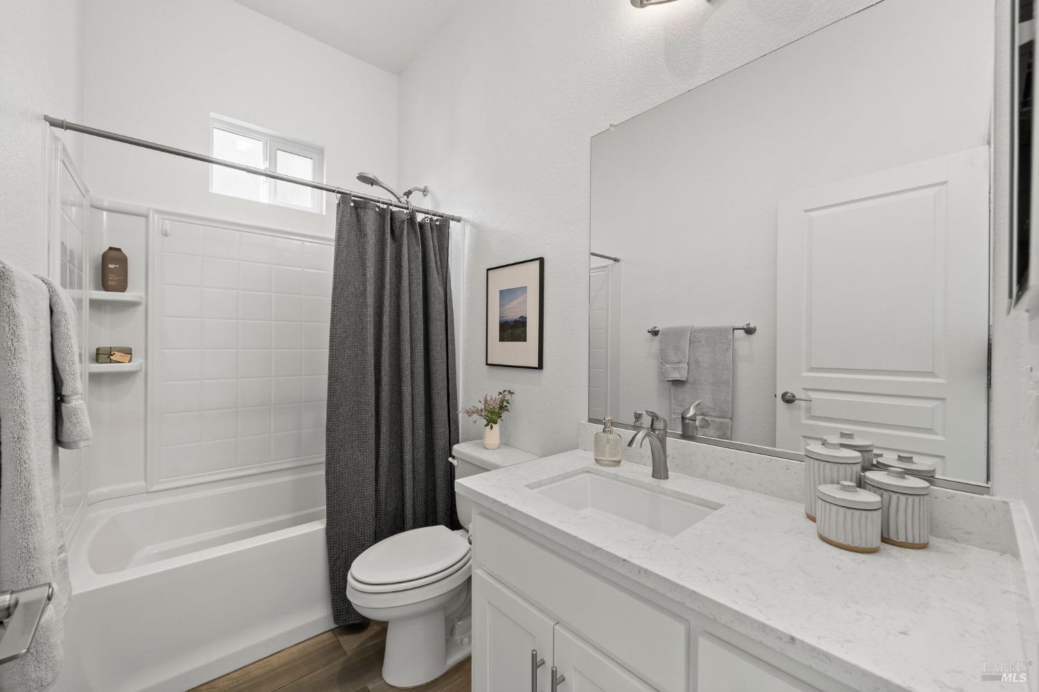 Detail Gallery Image 19 of 39 For 1443 Acorn Way, Windsor,  CA 95492 - 3 Beds | 2 Baths