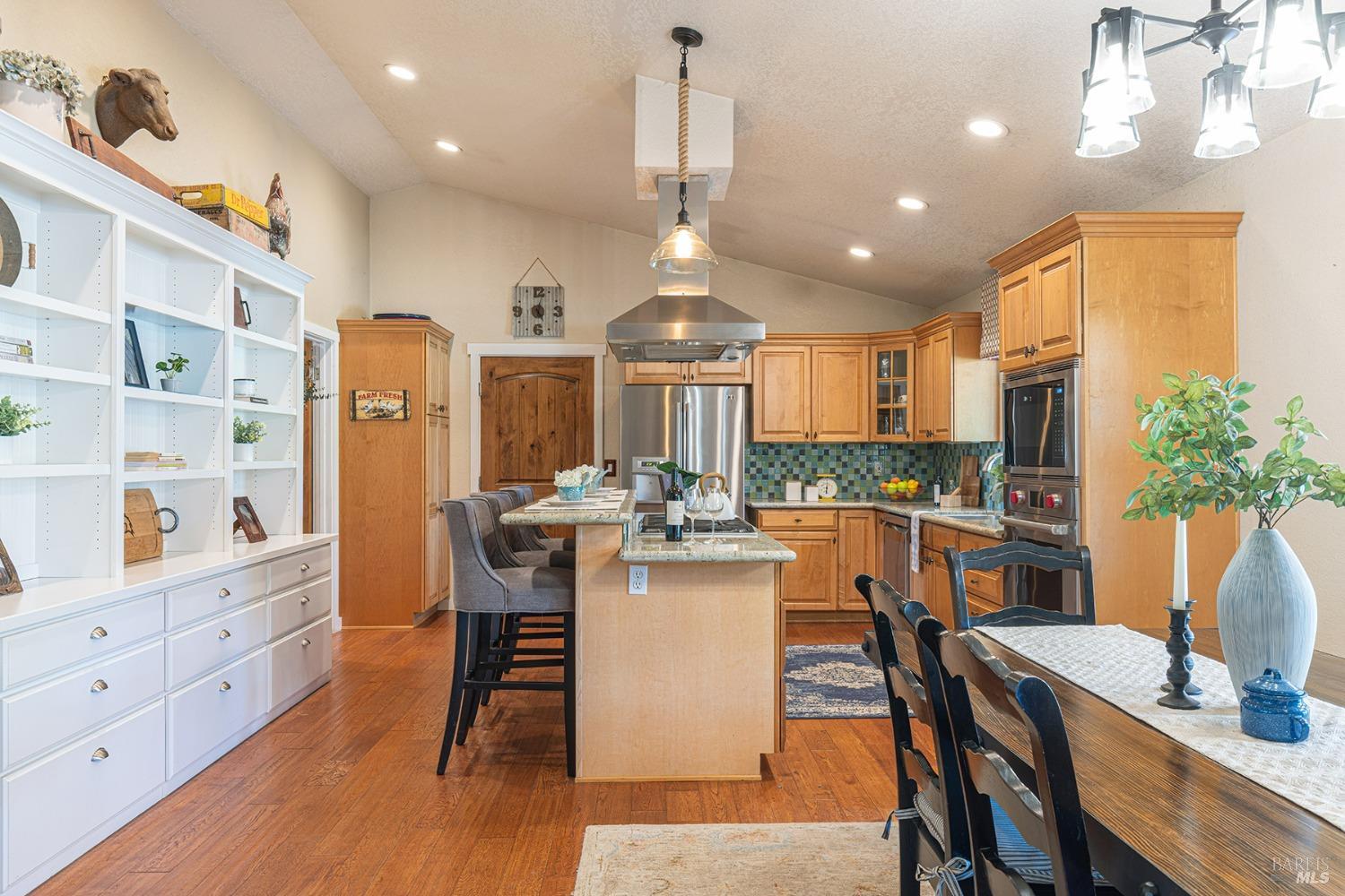 Detail Gallery Image 25 of 81 For 1040 Berry Ln, Napa,  CA 94558 - 2 Beds | 2/1 Baths
