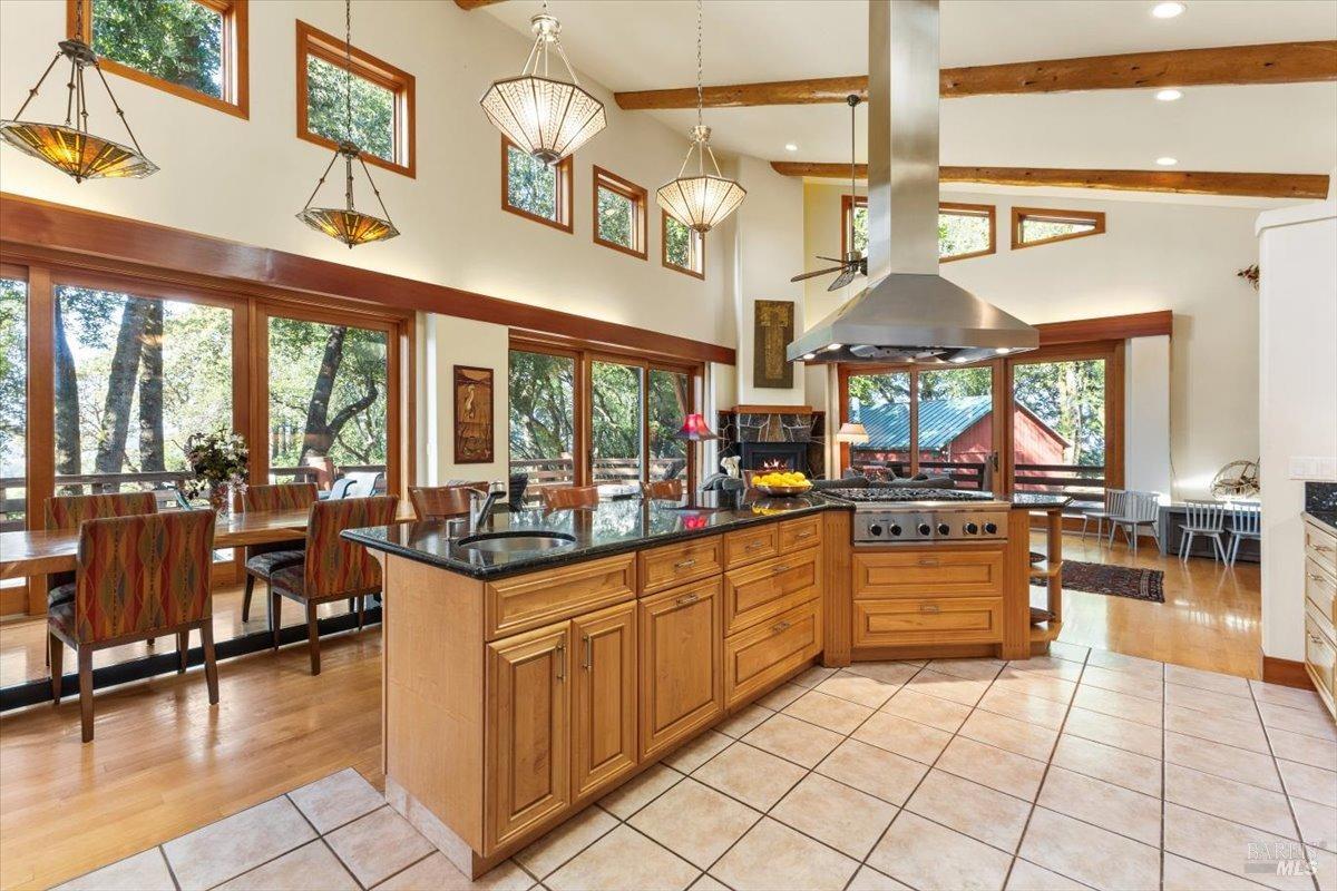 Detail Gallery Image 11 of 71 For 100 Zachary Ln, Santa Rosa,  CA 95404 - 3 Beds | 4 Baths