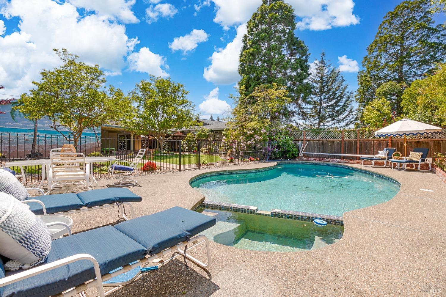 Detail Gallery Image 27 of 27 For 539 Badger St, Healdsburg,  CA 95448 - 3 Beds | 2 Baths