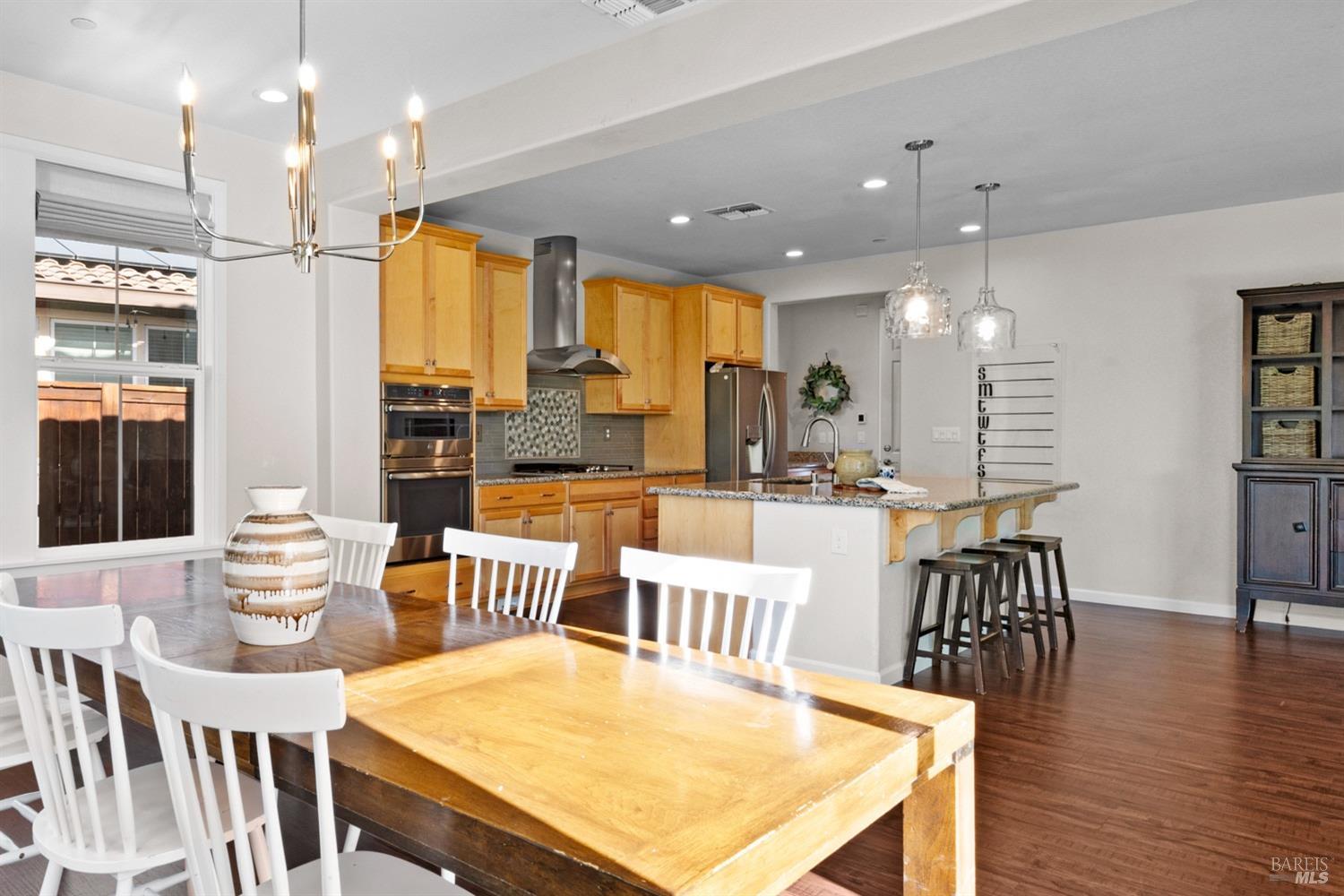 Detail Gallery Image 11 of 36 For 1085 Legion Ct, Dixon,  CA 95620 - 5 Beds | 2/1 Baths