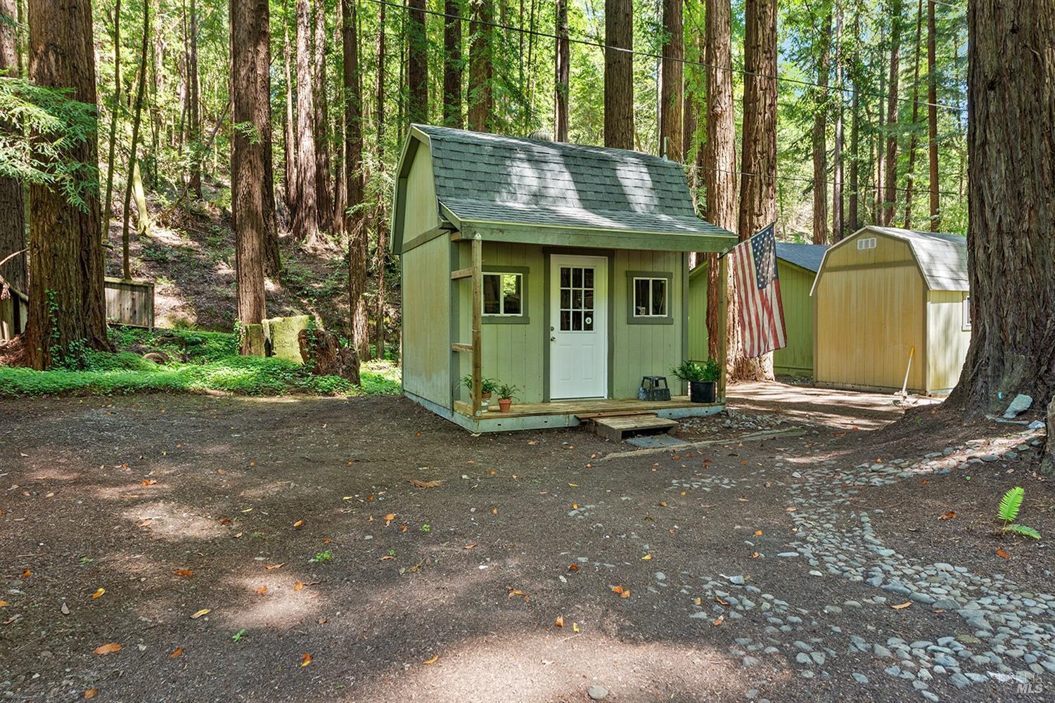 Detail Gallery Image 35 of 47 For 10 Wildwood Ln, Cazadero,  CA 95421 - 1 Beds | 1 Baths
