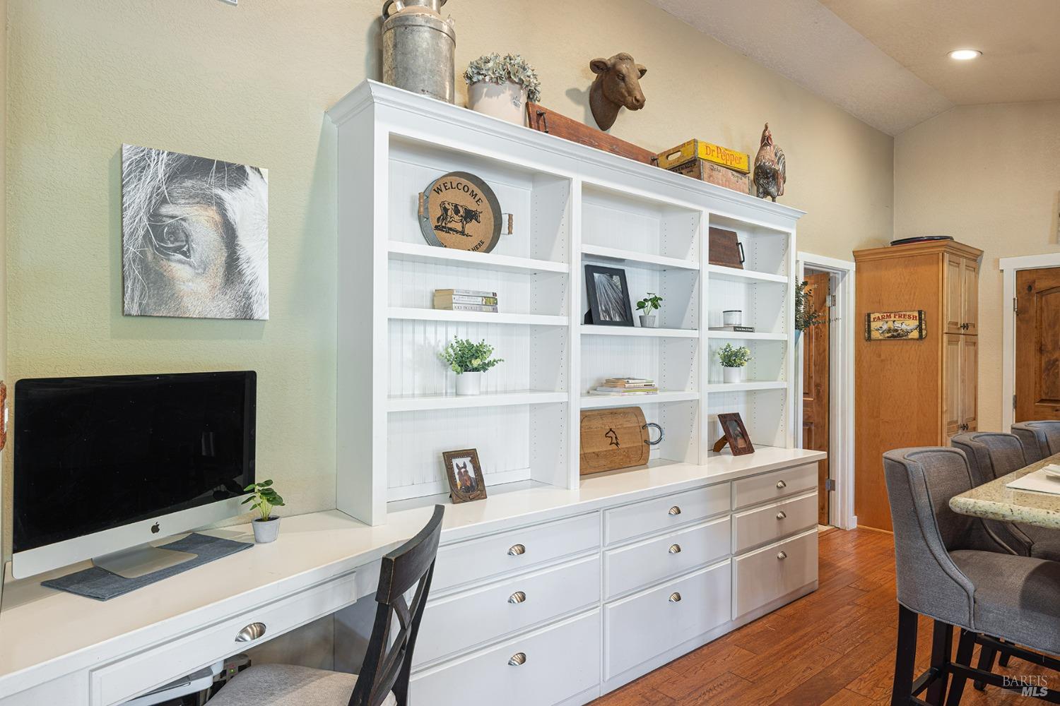 Detail Gallery Image 28 of 81 For 1040 Berry Ln, Napa,  CA 94558 - 2 Beds | 2/1 Baths