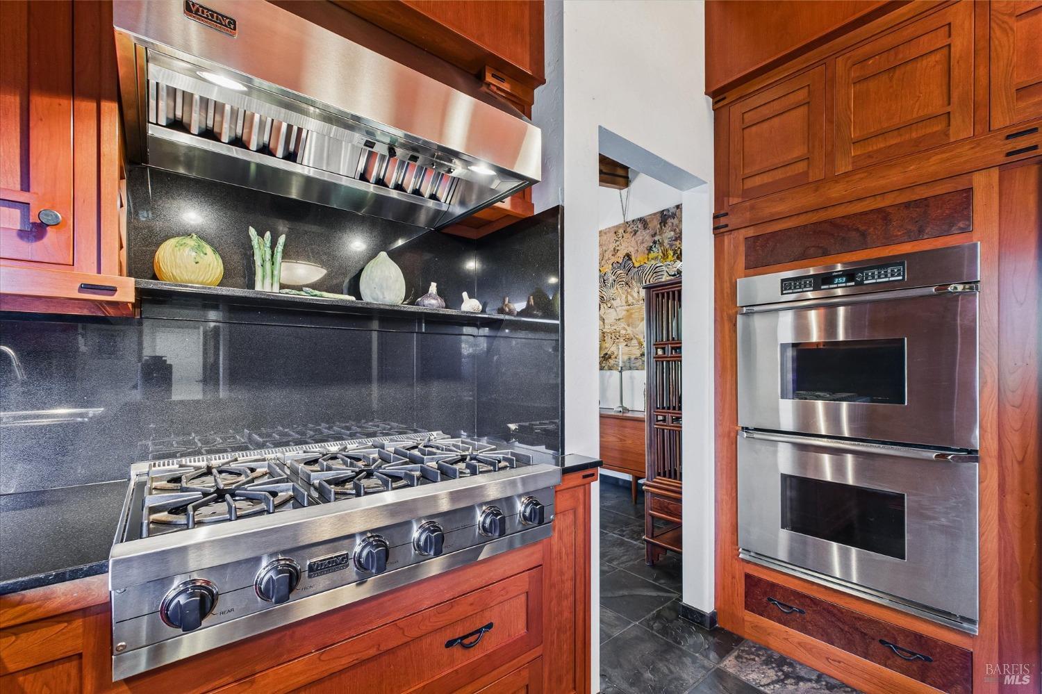 Detail Gallery Image 21 of 78 For 2300 S St, Eureka,  CA 95501 - 4 Beds | 3 Baths