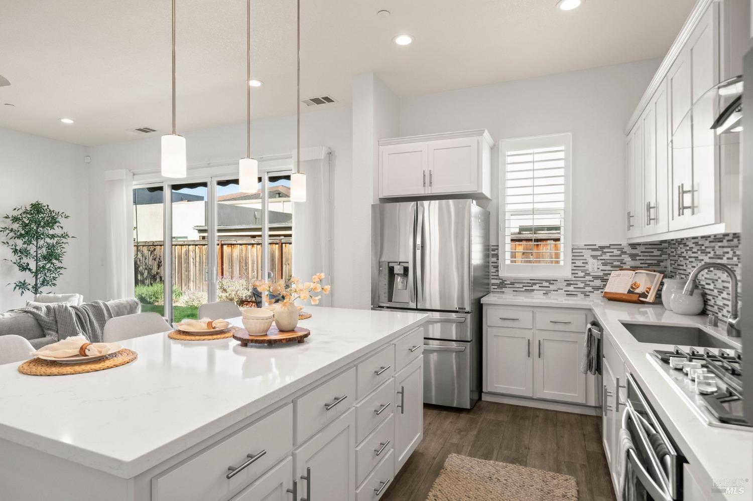 Detail Gallery Image 2 of 39 For 1443 Acorn Way, Windsor,  CA 95492 - 3 Beds | 2 Baths