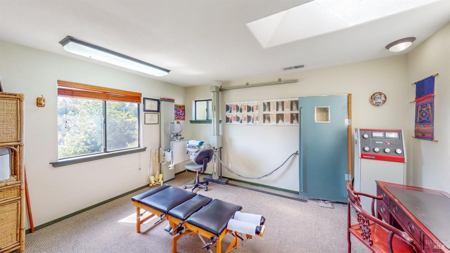 Detail Gallery Image 10 of 27 For 733 Healdsburg Ave, Healdsburg,  CA 95448 - 3 Beds | 2/2 Baths