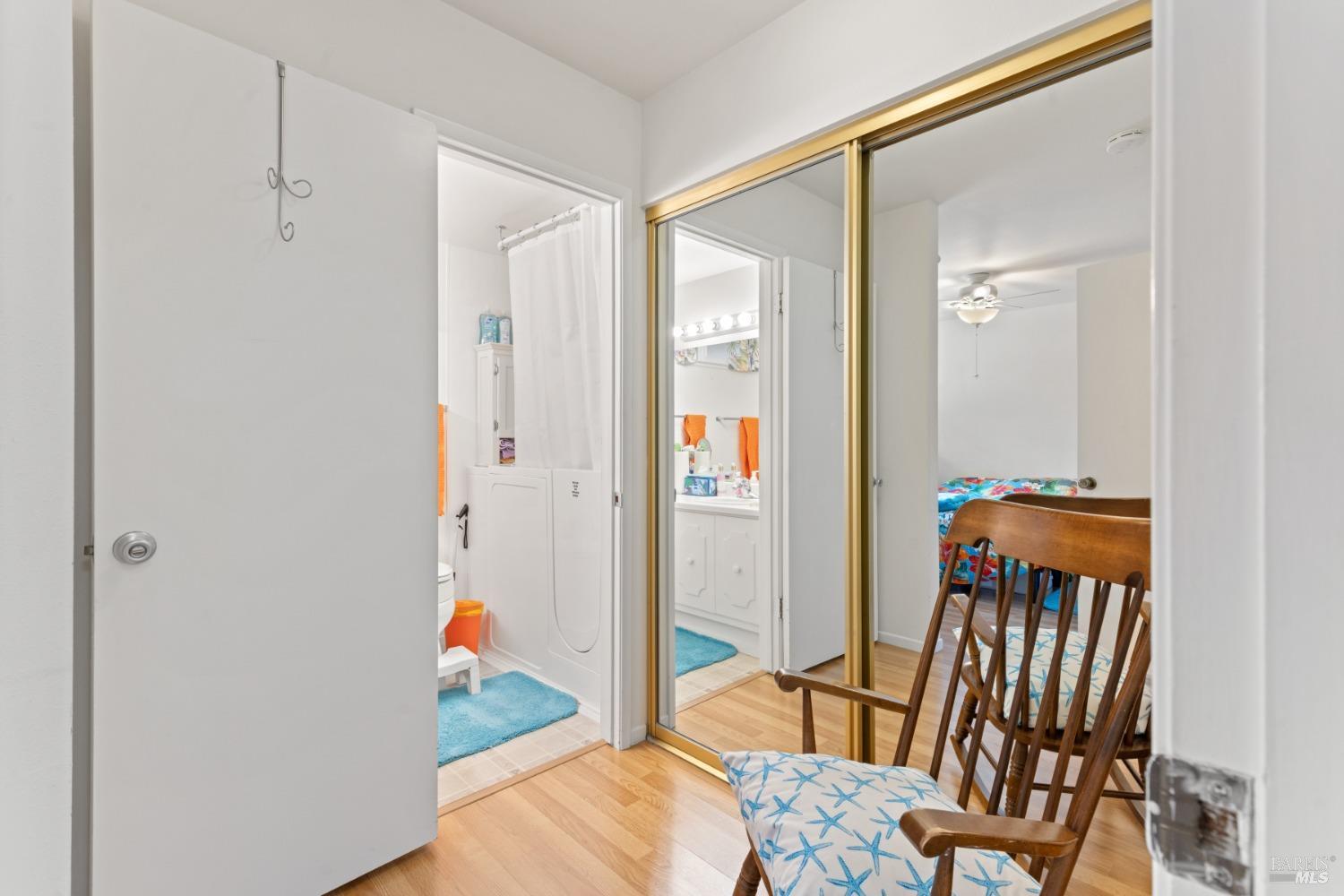 Detail Gallery Image 22 of 34 For 408 White Oak Dr, Santa Rosa,  CA 95409 - 2 Beds | 2 Baths