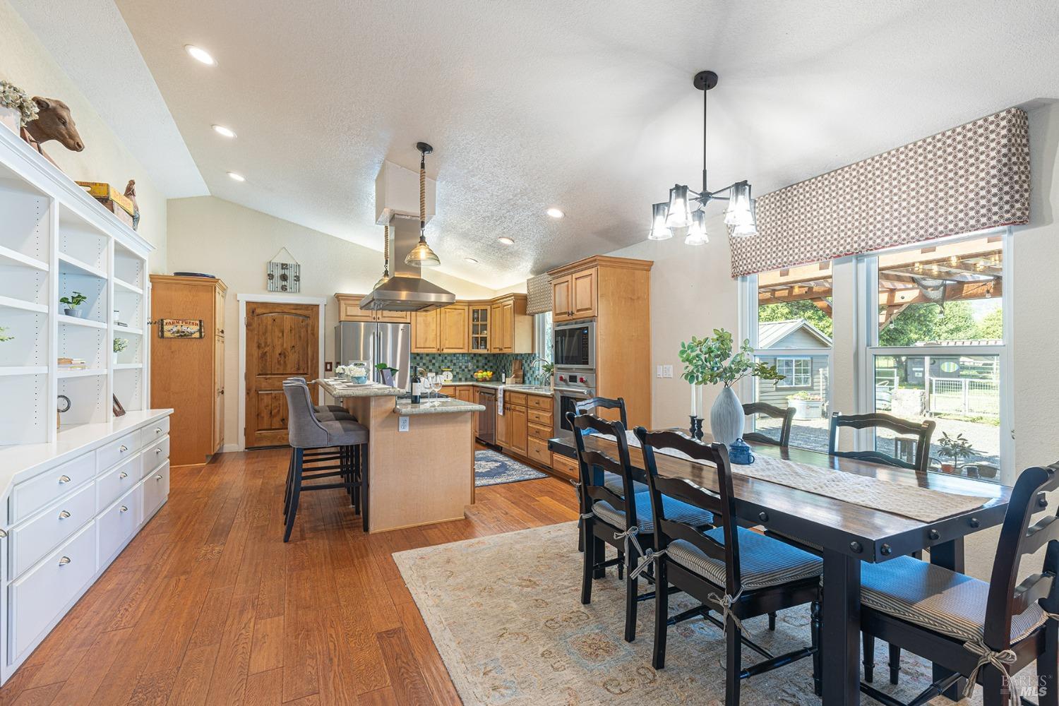 Detail Gallery Image 6 of 81 For 1040 Berry Ln, Napa,  CA 94558 - 2 Beds | 2/1 Baths