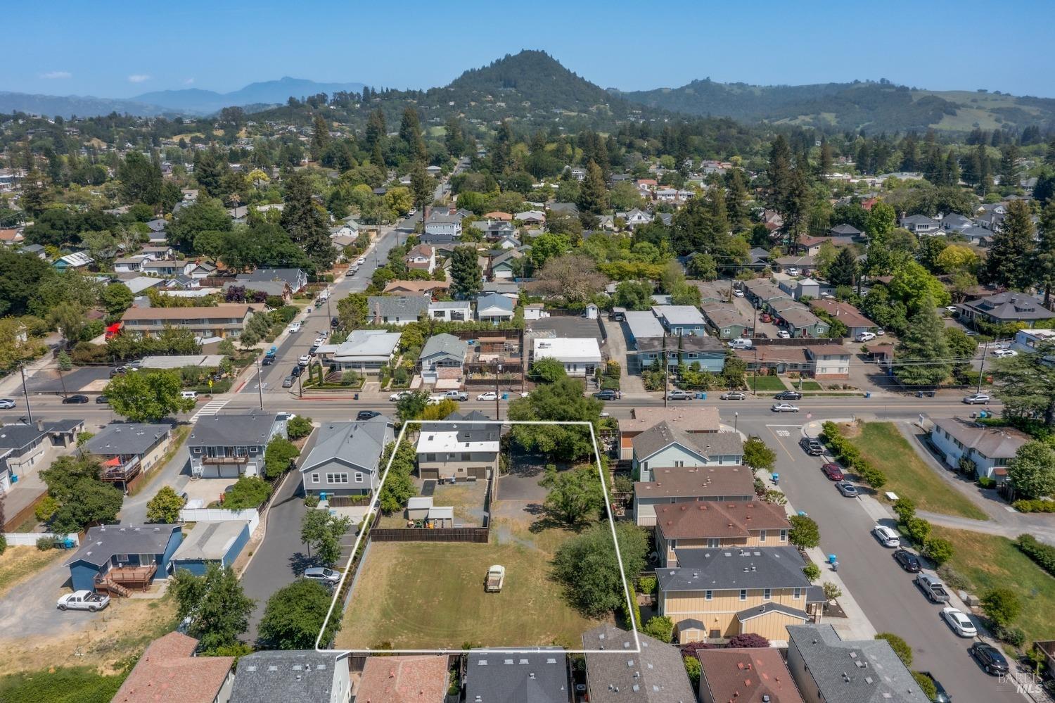 Detail Gallery Image 23 of 27 For 733 Healdsburg Ave, Healdsburg,  CA 95448 - 3 Beds | 2/2 Baths
