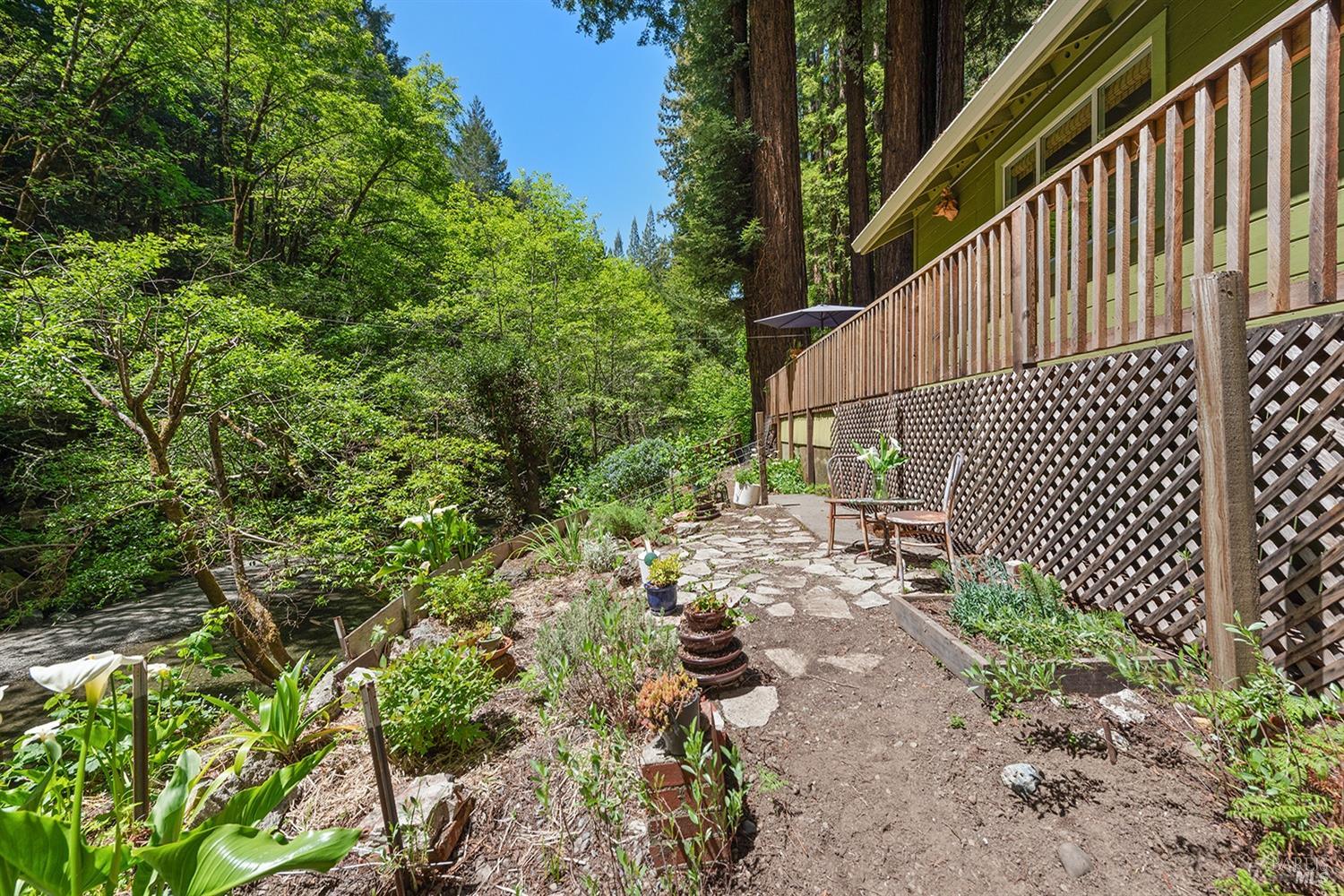 Detail Gallery Image 4 of 47 For 10 Wildwood Ln, Cazadero,  CA 95421 - 1 Beds | 1 Baths