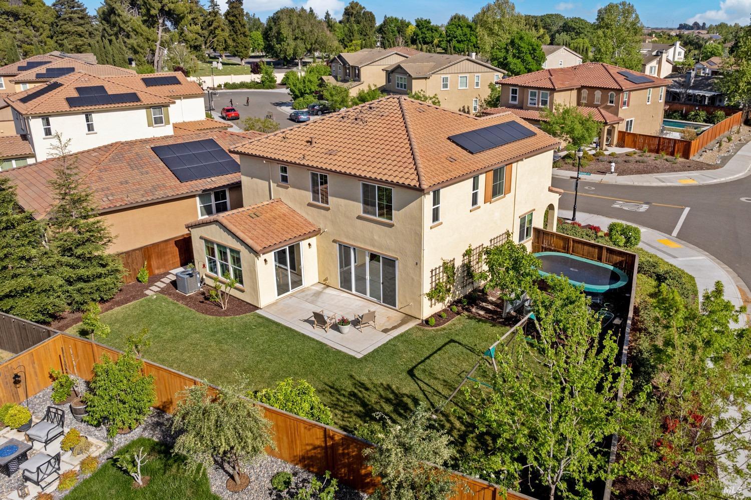 Detail Gallery Image 24 of 36 For 1085 Legion Ct, Dixon,  CA 95620 - 5 Beds | 2/1 Baths