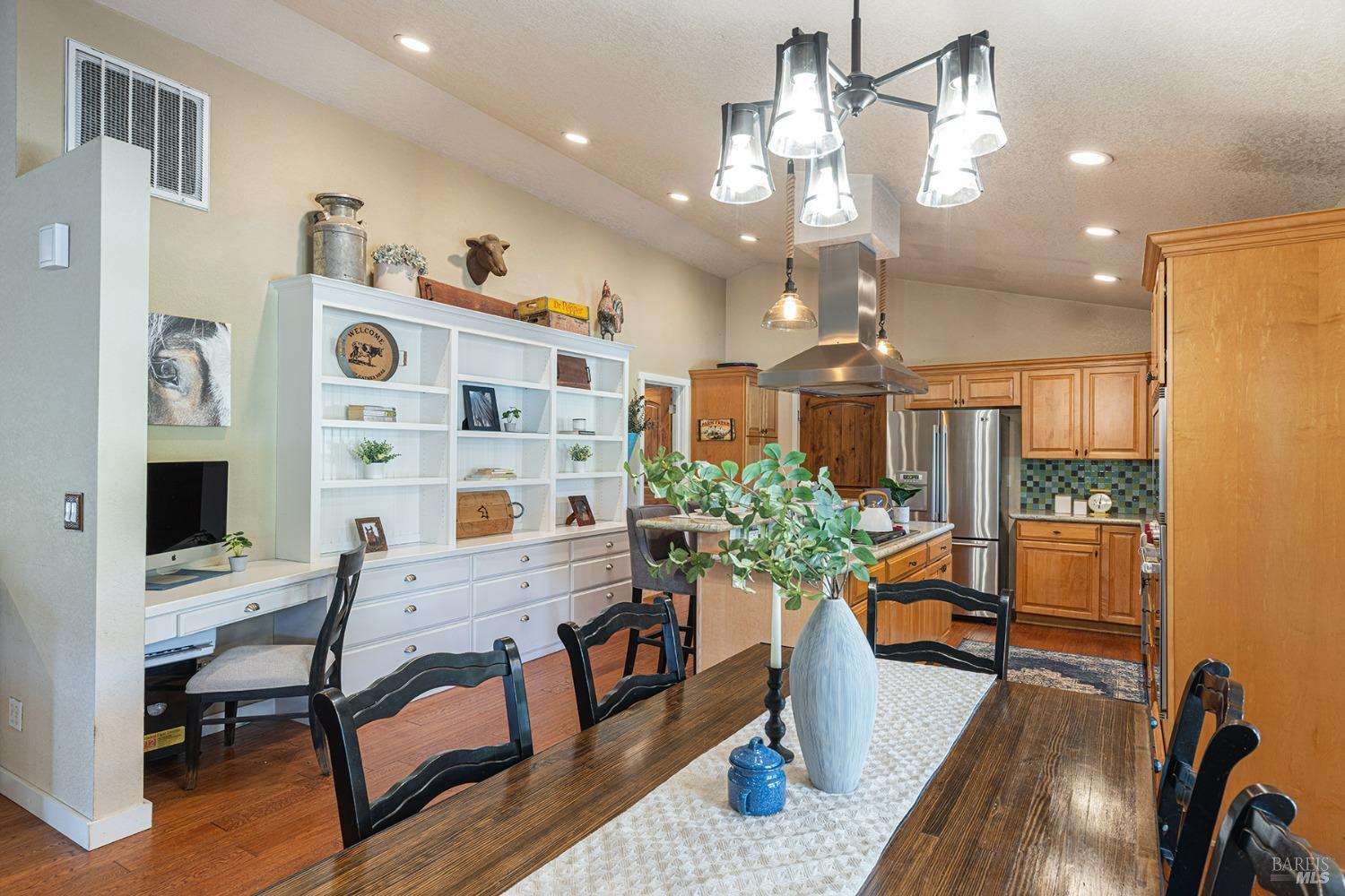 Detail Gallery Image 27 of 81 For 1040 Berry Ln, Napa,  CA 94558 - 2 Beds | 2/1 Baths