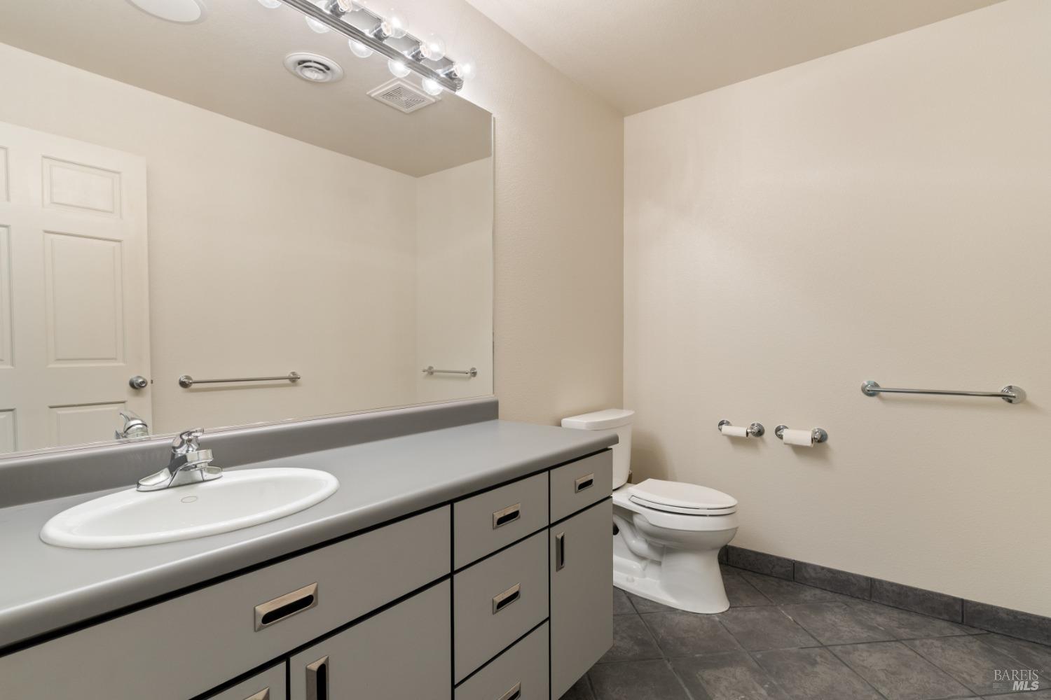 Detail Gallery Image 9 of 40 For 2773 Lakeshore Blvd, Lakeport,  CA 95453 - – Beds | – Baths