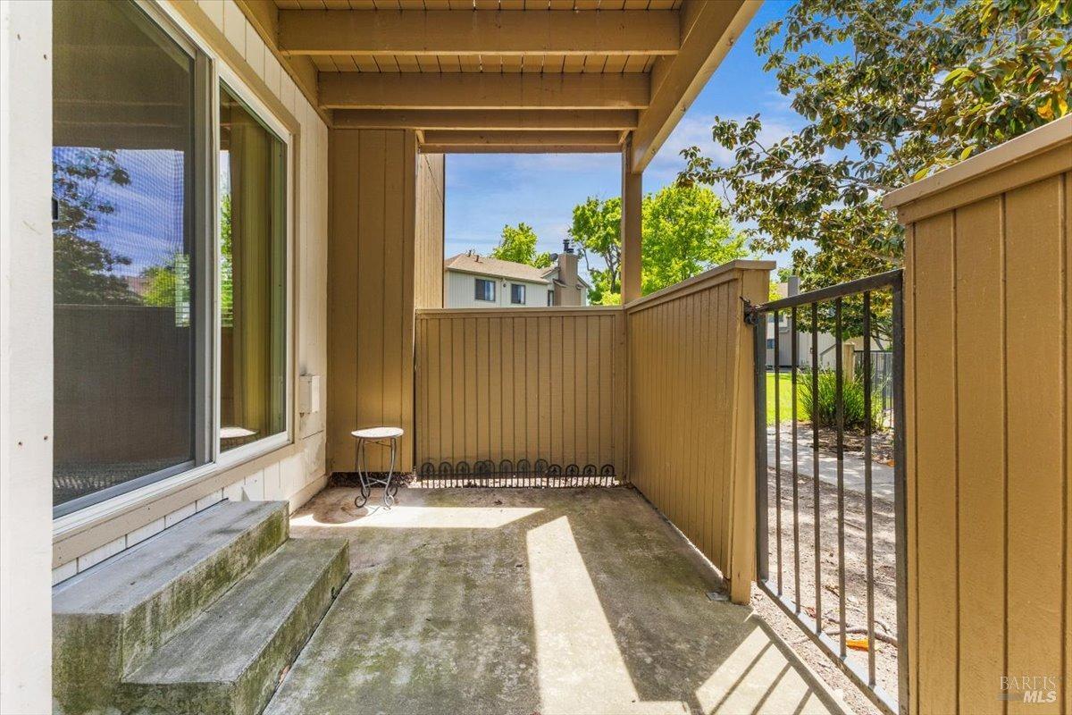 Detail Gallery Image 25 of 31 For 2579 Westberry Dr, Santa Rosa,  CA 95403 - 2 Beds | 2 Baths