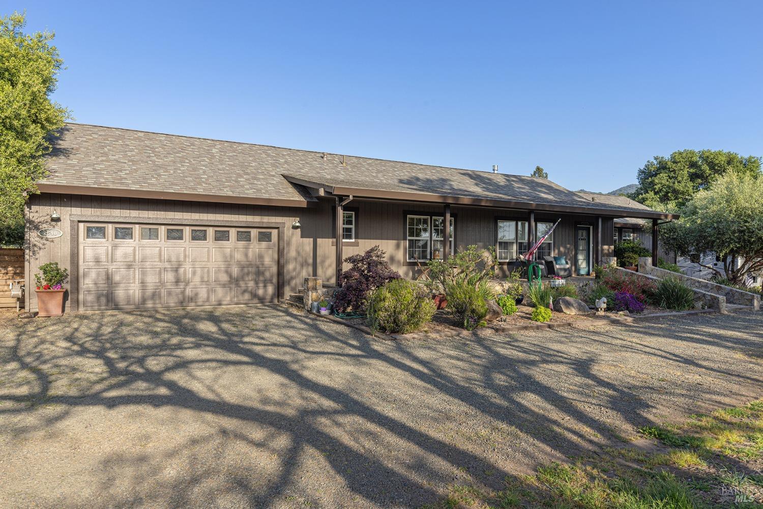 Detail Gallery Image 15 of 81 For 1040 Berry Ln, Napa,  CA 94558 - 2 Beds | 2/1 Baths