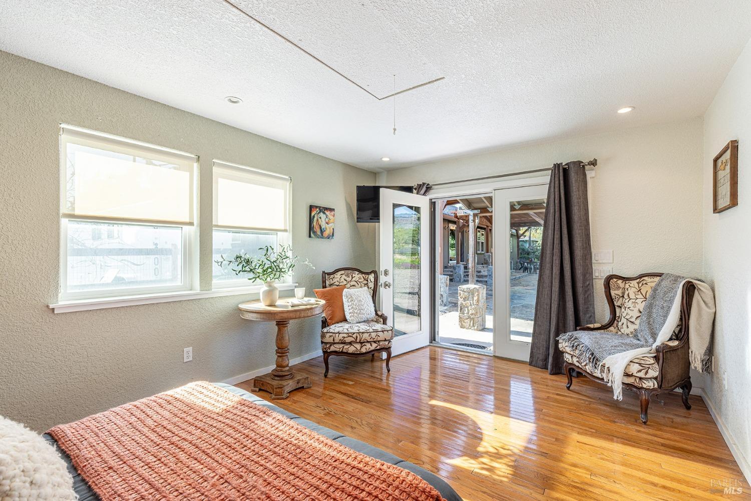 Detail Gallery Image 48 of 81 For 1040 Berry Ln, Napa,  CA 94558 - 2 Beds | 2/1 Baths