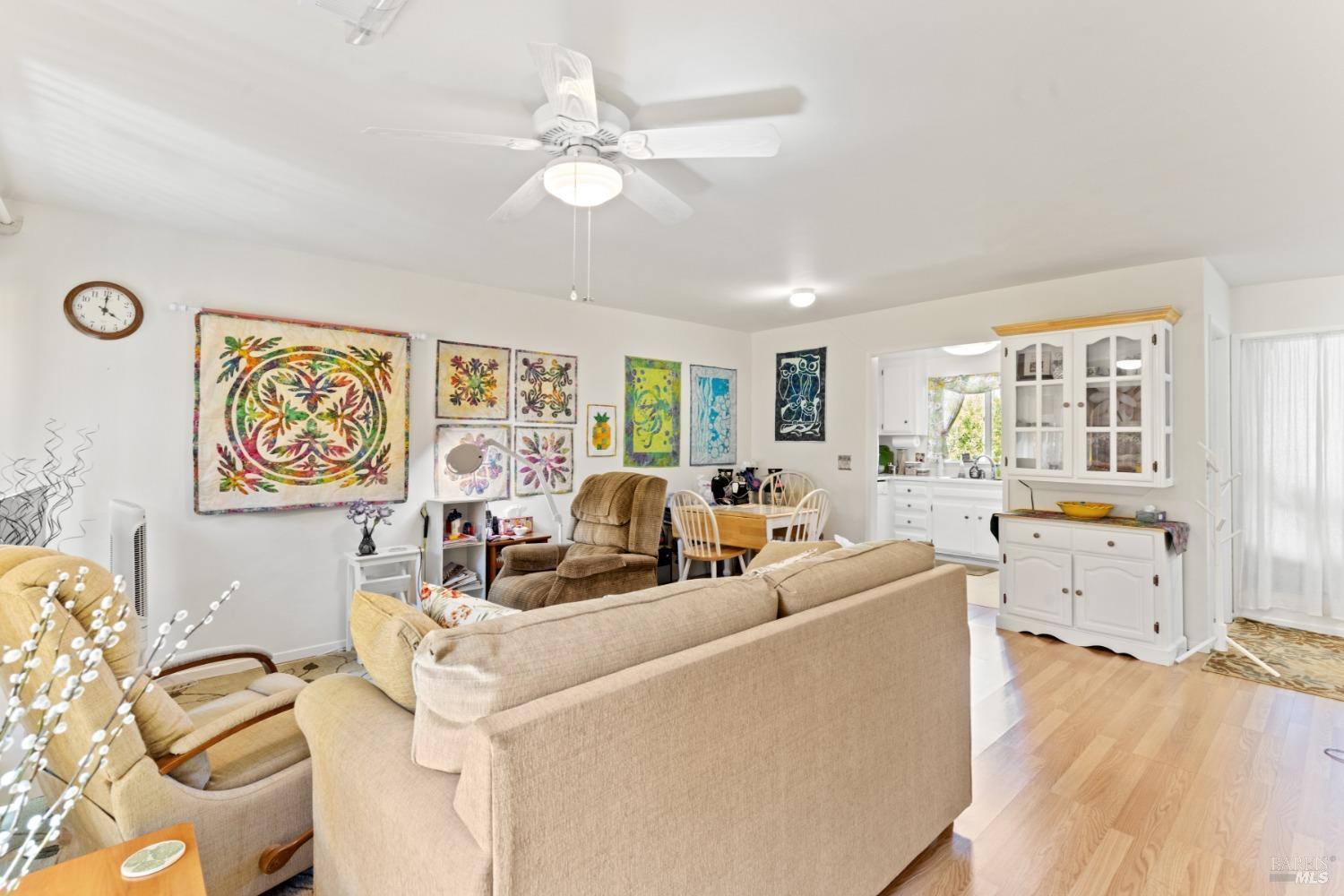 Detail Gallery Image 7 of 34 For 408 White Oak Dr, Santa Rosa,  CA 95409 - 2 Beds | 2 Baths
