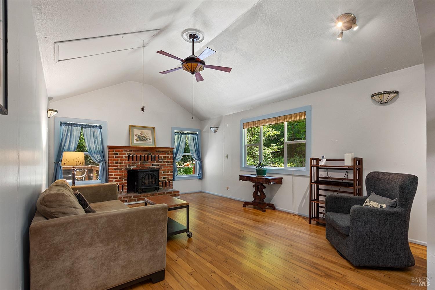 Detail Gallery Image 15 of 47 For 10 Wildwood Ln, Cazadero,  CA 95421 - 1 Beds | 1 Baths