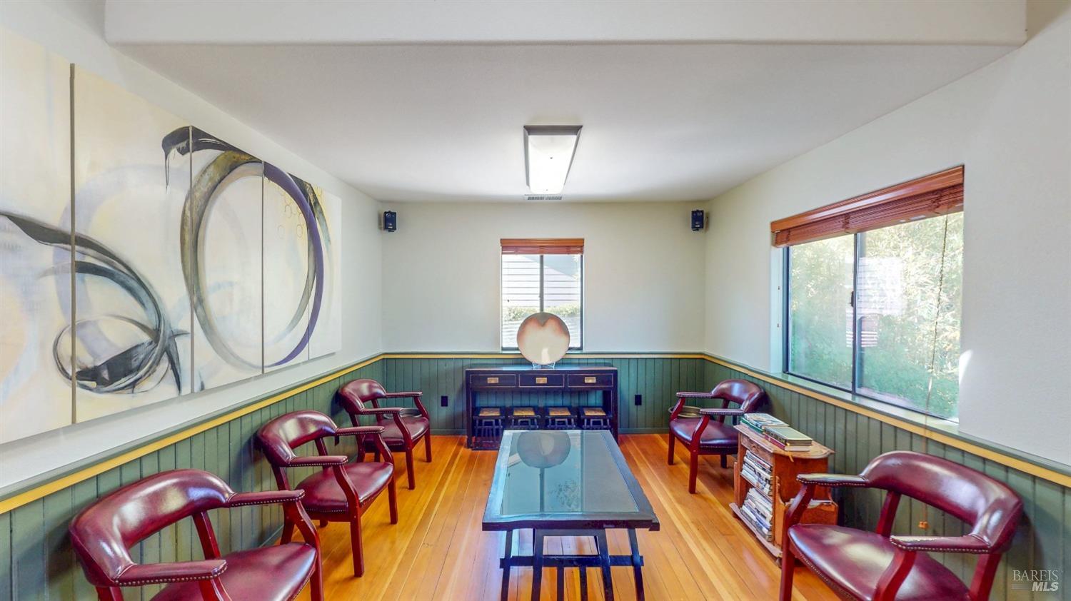 Detail Gallery Image 7 of 27 For 733 Healdsburg Ave, Healdsburg,  CA 95448 - 3 Beds | 2/2 Baths