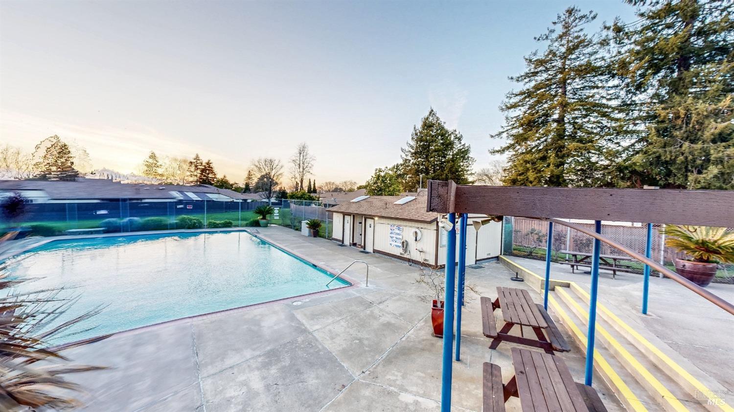 Detail Gallery Image 15 of 25 For 727 Rockwell Pl, Santa Rosa,  CA 95401 - 2 Beds | 1/1 Baths