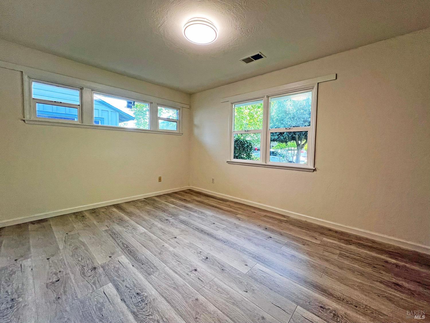 Detail Gallery Image 13 of 29 For 125 Court St, Ukiah,  CA 95482 - 3 Beds | 2 Baths