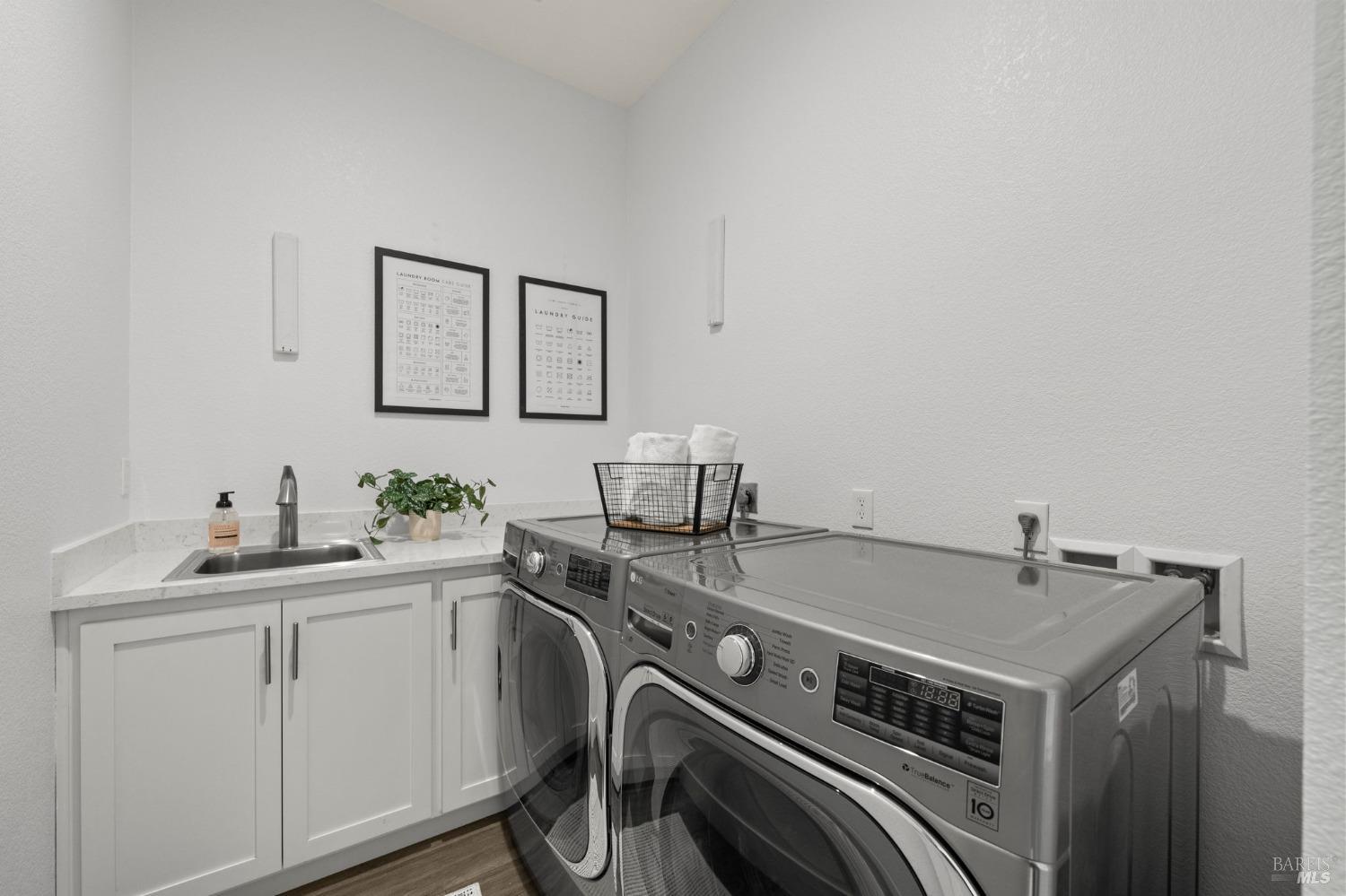 Detail Gallery Image 26 of 39 For 1443 Acorn Way, Windsor,  CA 95492 - 3 Beds | 2 Baths