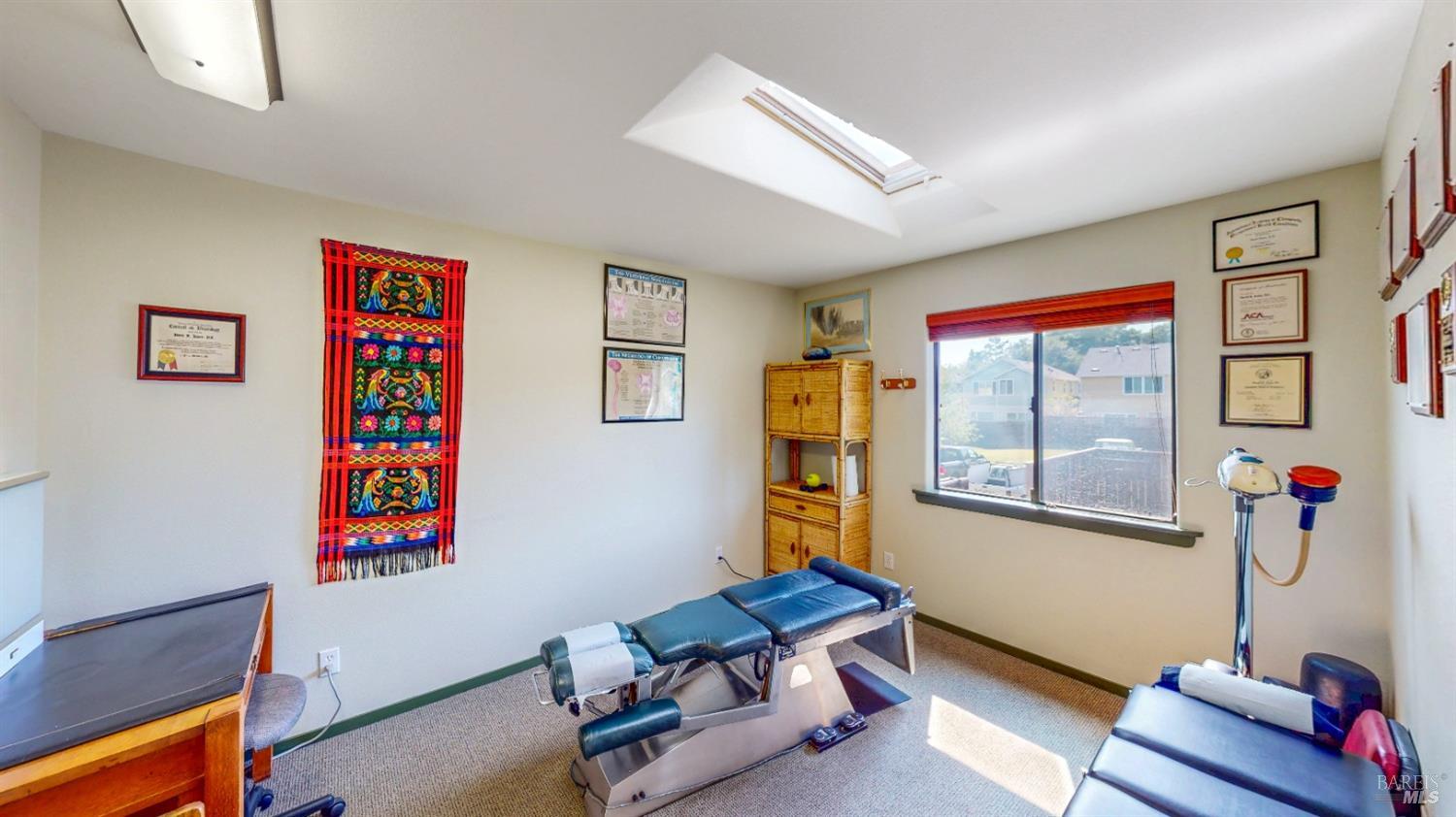 Detail Gallery Image 11 of 27 For 733 Healdsburg Ave, Healdsburg,  CA 95448 - 3 Beds | 2/2 Baths