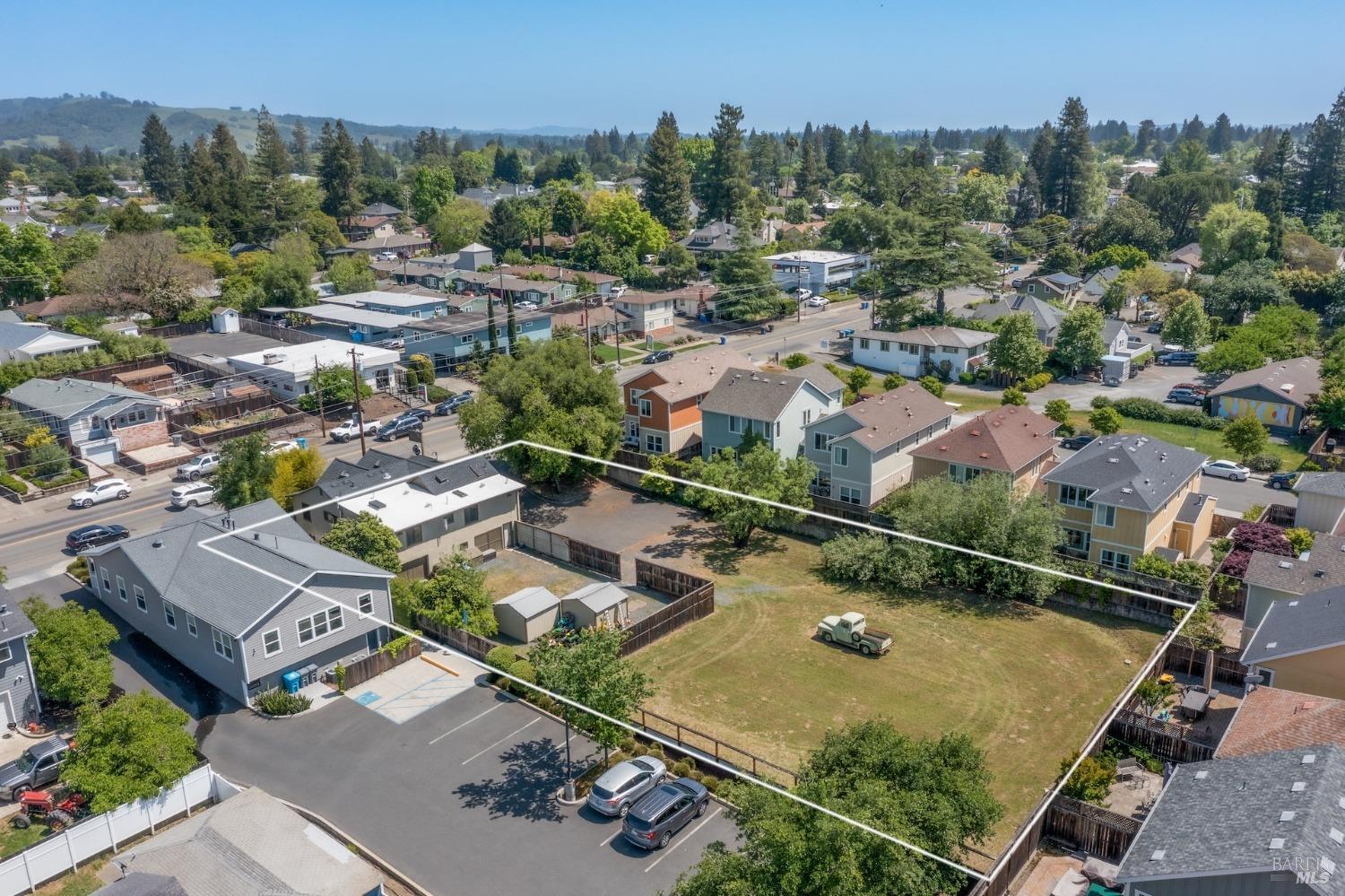 Detail Gallery Image 24 of 27 For 733 Healdsburg Ave, Healdsburg,  CA 95448 - 3 Beds | 2/2 Baths