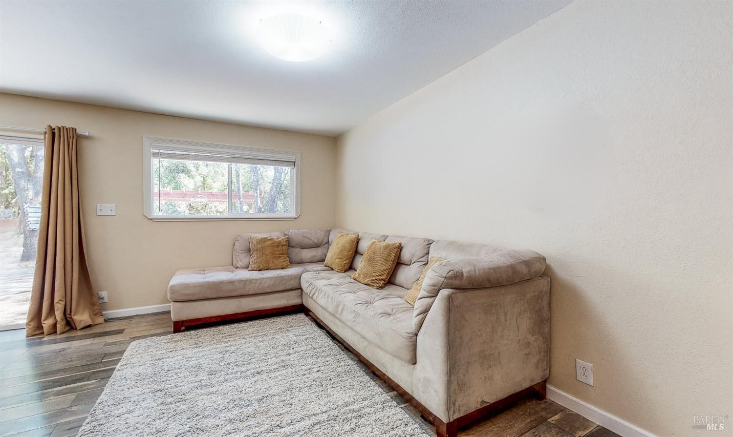 Detail Gallery Image 18 of 41 For 585 W 2nd St, Cloverdale,  CA 95425 - 4 Beds | 2 Baths