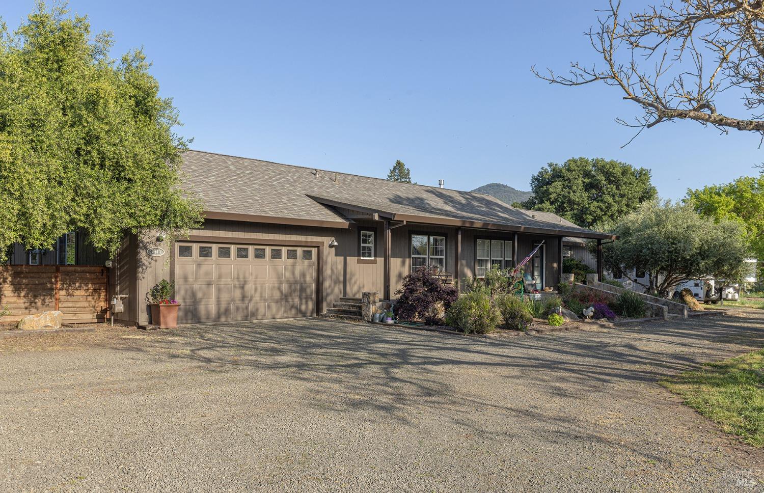 Detail Gallery Image 14 of 81 For 1040 Berry Ln, Napa,  CA 94558 - 2 Beds | 2/1 Baths