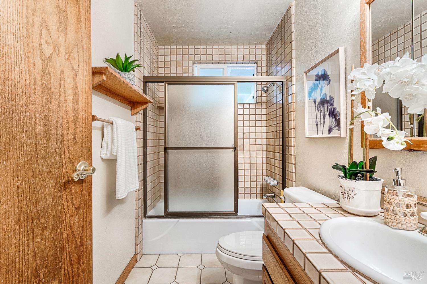 Detail Gallery Image 18 of 27 For 539 Badger St, Healdsburg,  CA 95448 - 3 Beds | 2 Baths