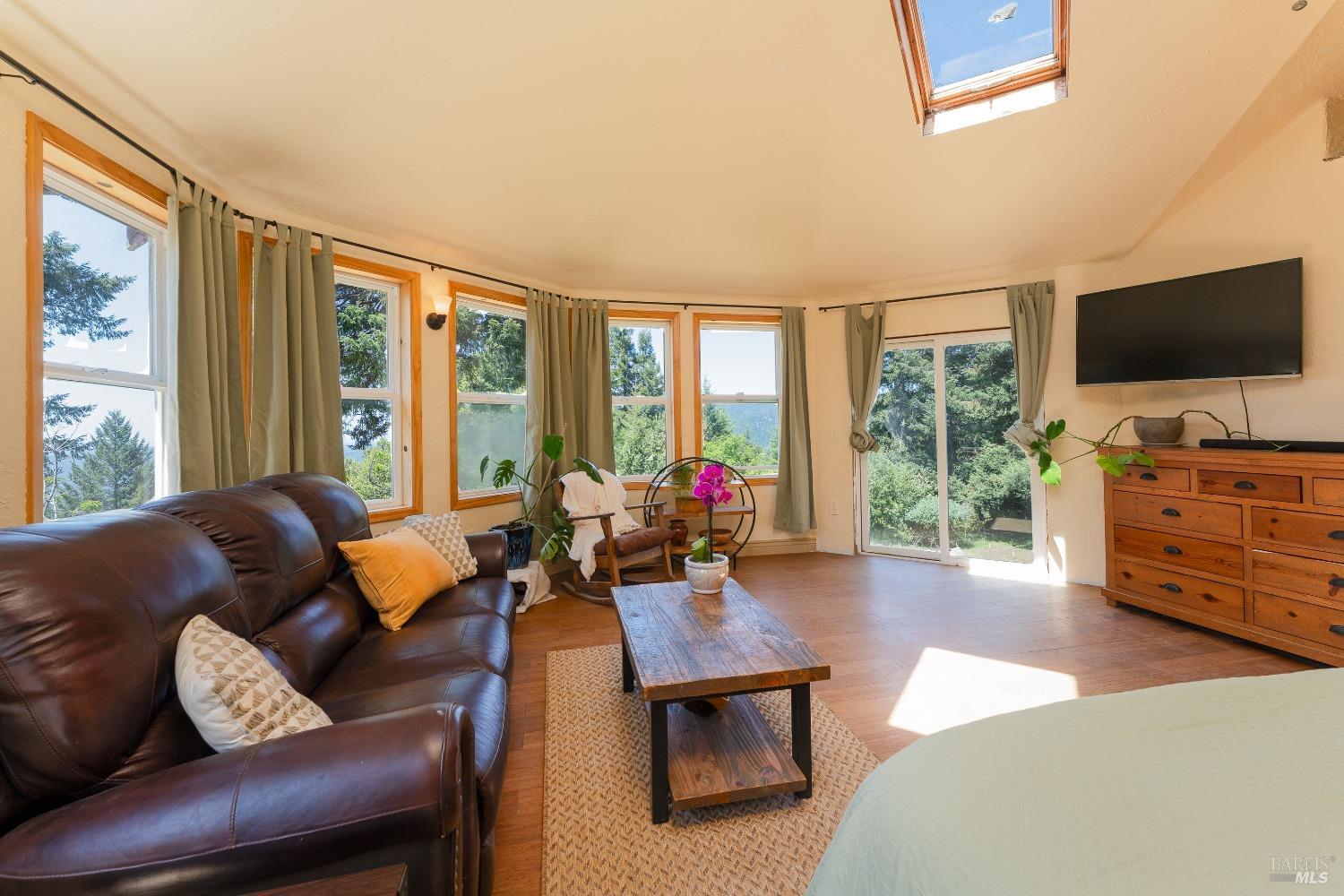Detail Gallery Image 18 of 37 For 32211 Condor Rd, Willits,  CA 95490 - 4 Beds | 2/1 Baths