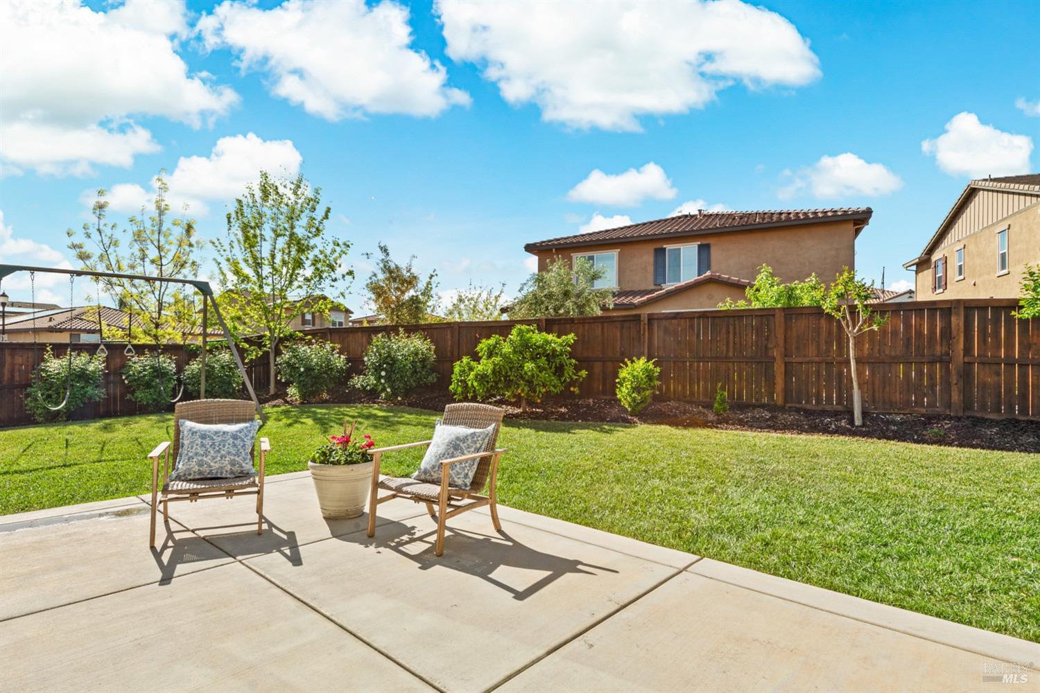 Detail Gallery Image 22 of 36 For 1085 Legion Ct, Dixon,  CA 95620 - 5 Beds | 2/1 Baths