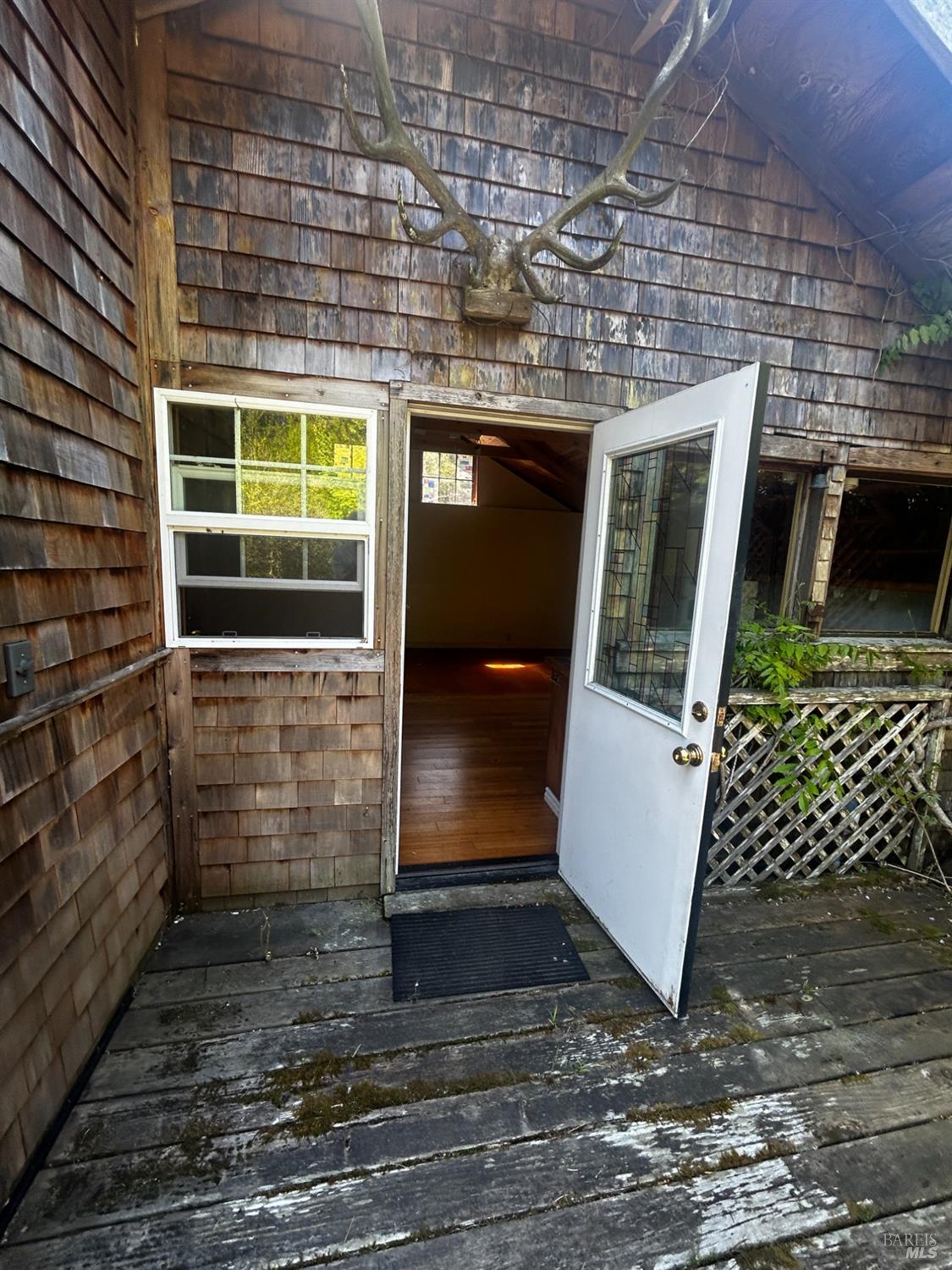 Detail Gallery Image 11 of 25 For 330 Aberdeen Way, Inverness,  CA 94937 - 2 Beds | 2 Baths