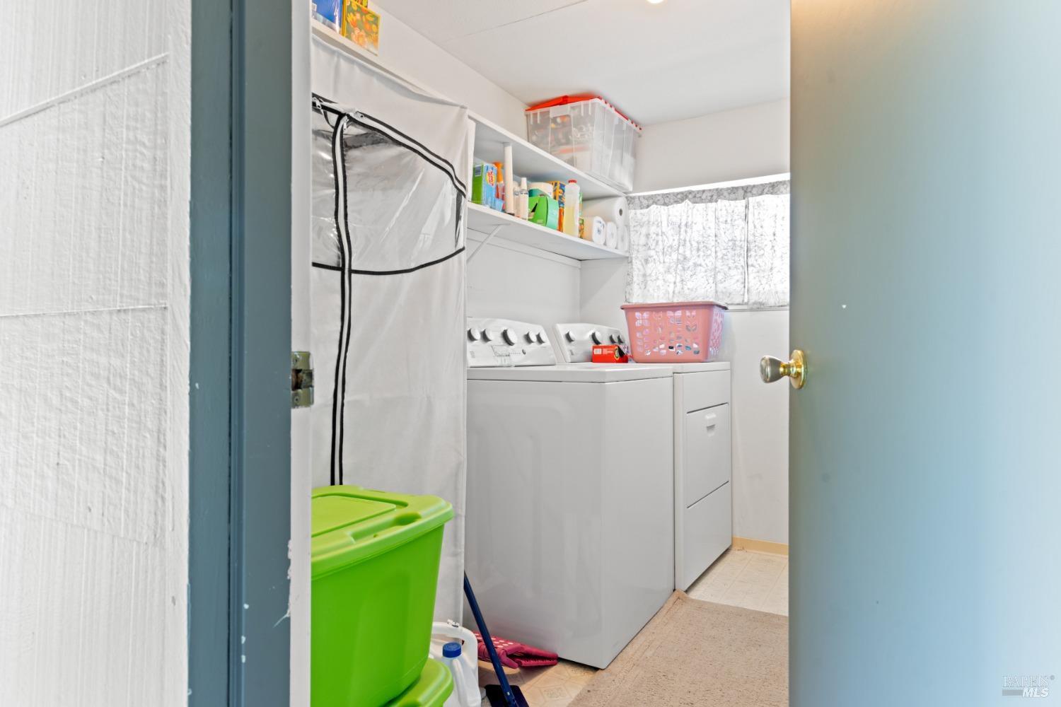 Detail Gallery Image 32 of 34 For 408 White Oak Dr, Santa Rosa,  CA 95409 - 2 Beds | 2 Baths