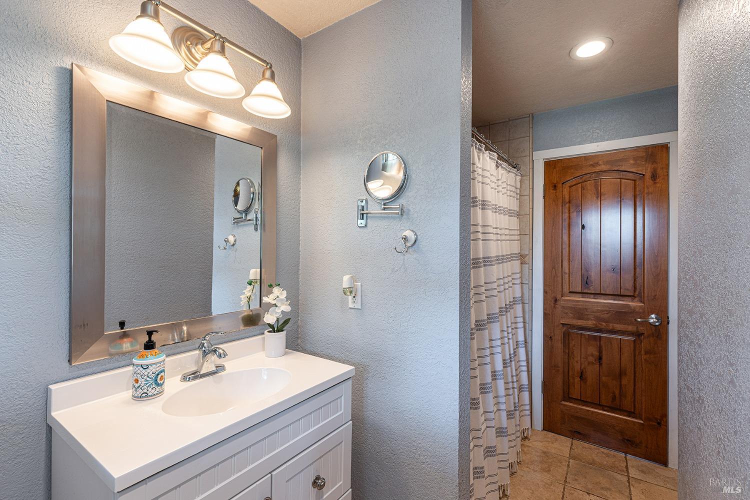 Detail Gallery Image 36 of 81 For 1040 Berry Ln, Napa,  CA 94558 - 2 Beds | 2/1 Baths