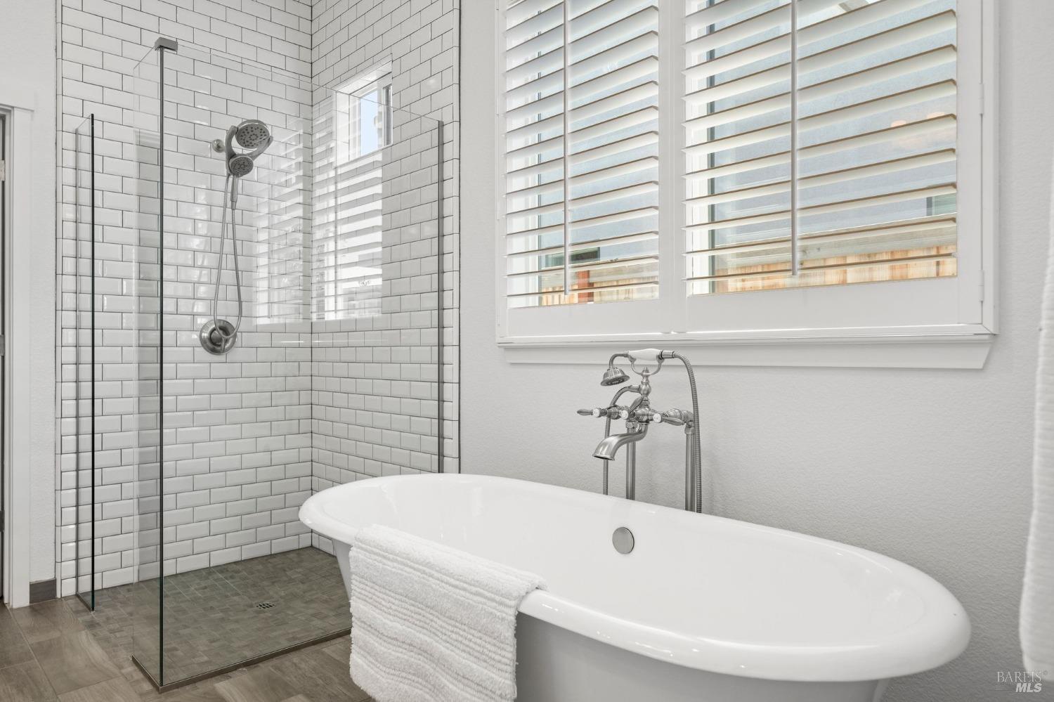 Detail Gallery Image 17 of 39 For 1443 Acorn Way, Windsor,  CA 95492 - 3 Beds | 2 Baths