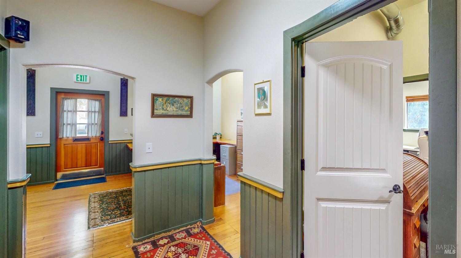 Detail Gallery Image 9 of 27 For 733 Healdsburg Ave, Healdsburg,  CA 95448 - 3 Beds | 2/2 Baths