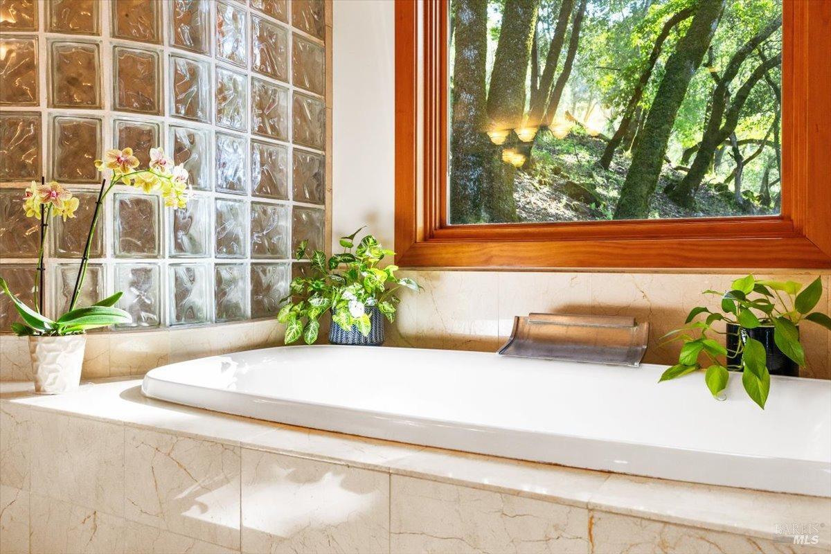 Detail Gallery Image 26 of 71 For 100 Zachary Ln, Santa Rosa,  CA 95404 - 3 Beds | 4 Baths