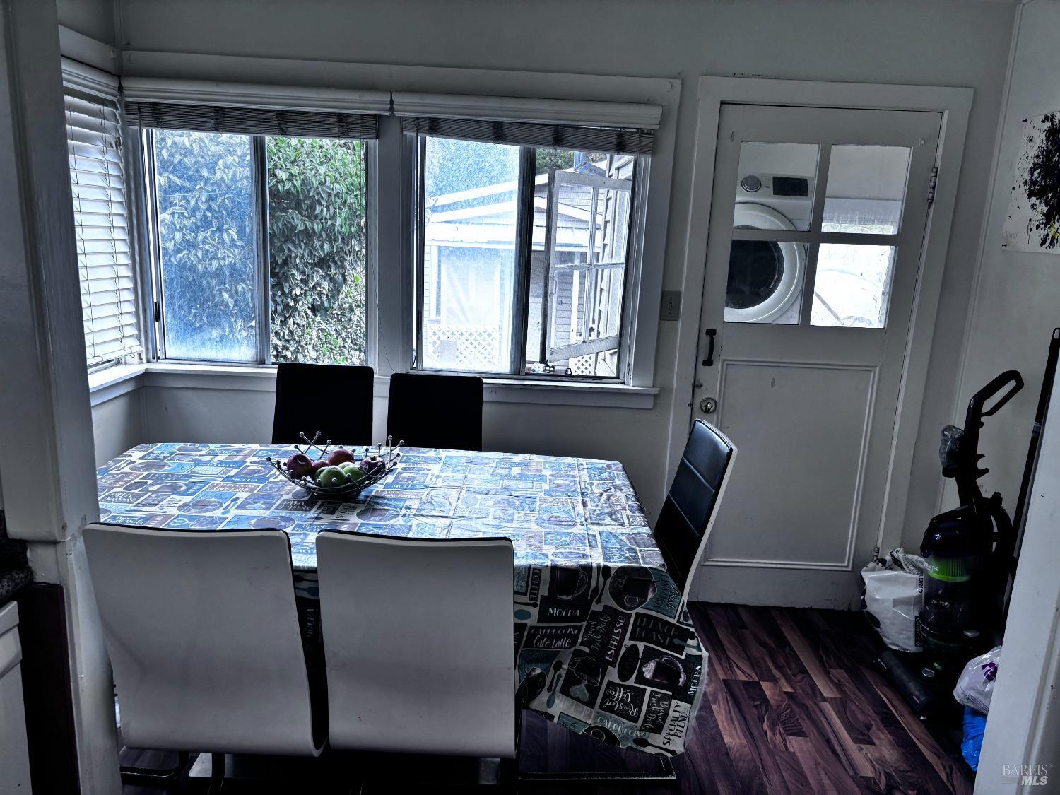 Detail Gallery Image 15 of 28 For 16 Octavia St, San Rafael,  CA 94901 - – Beds | – Baths