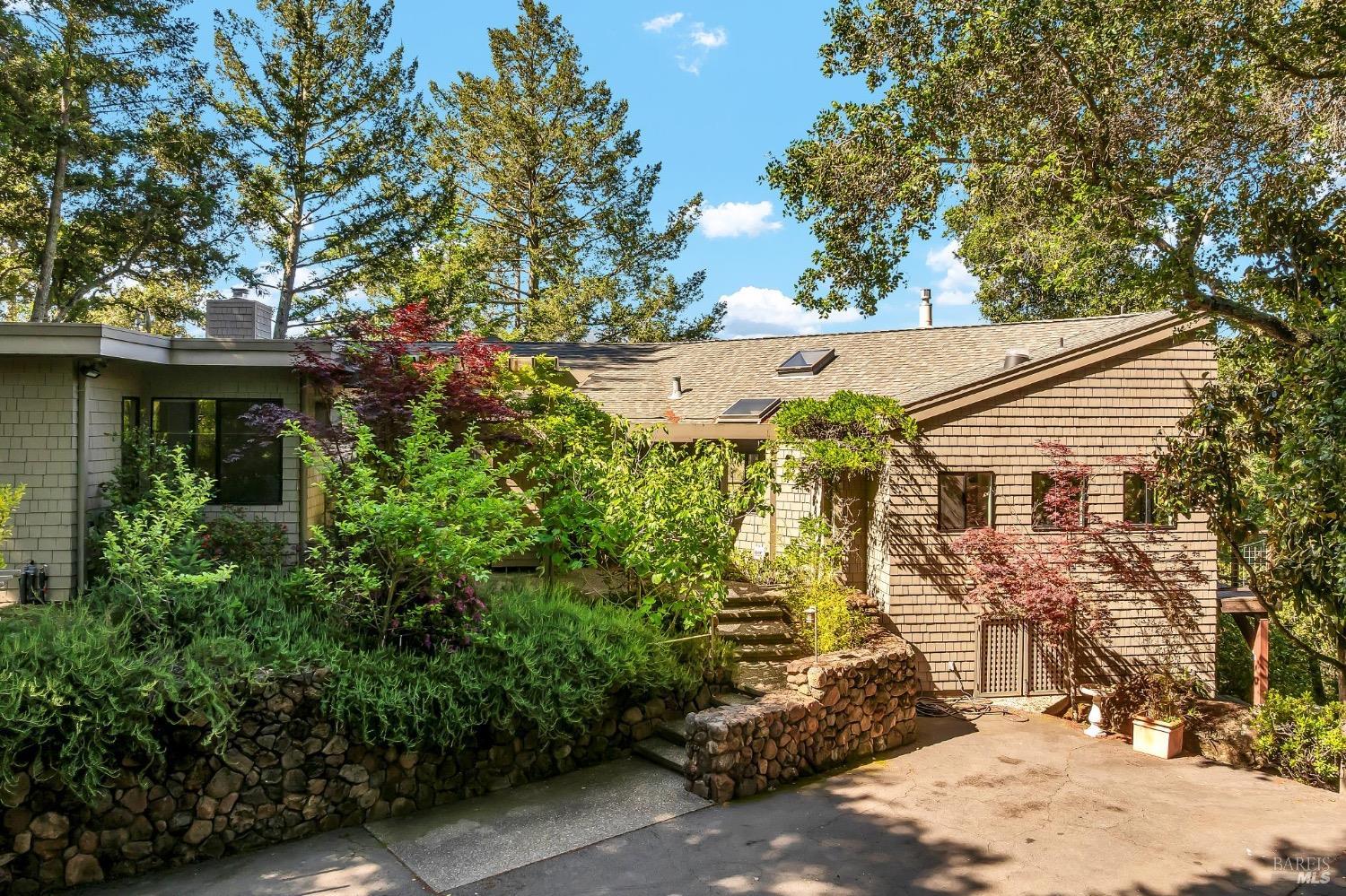 Detail Gallery Image 43 of 49 For 522 Meadowood Ln, Saint Helena,  CA 94574 - 3 Beds | 3 Baths
