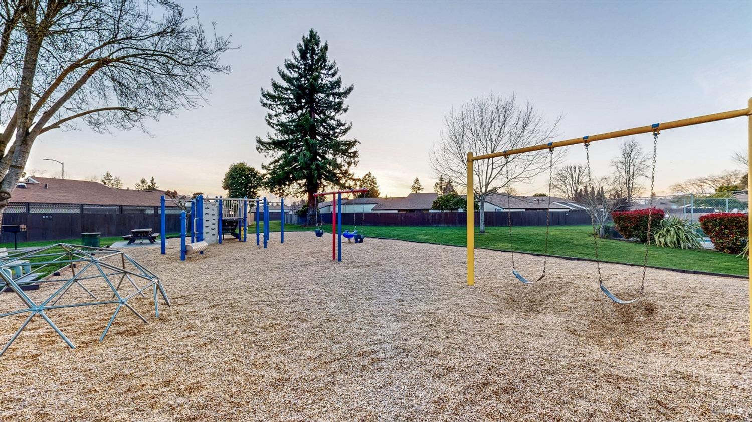 Detail Gallery Image 18 of 25 For 727 Rockwell Pl, Santa Rosa,  CA 95401 - 2 Beds | 1/1 Baths