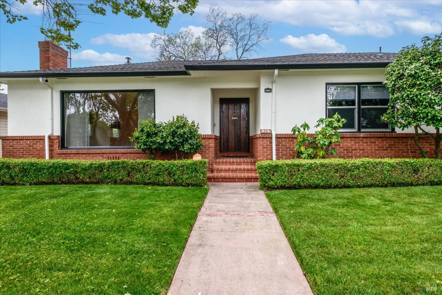 Detail Gallery Image 4 of 36 For 1361 Mariposa St, Vallejo,  CA 94590 - 3 Beds | 2 Baths