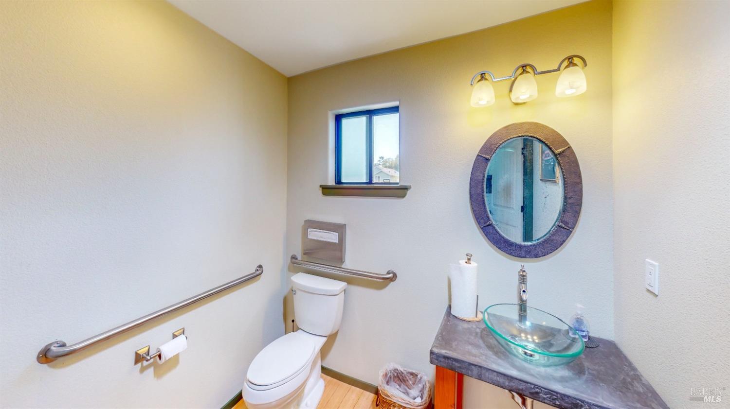Detail Gallery Image 22 of 27 For 733 Healdsburg Ave, Healdsburg,  CA 95448 - 3 Beds | 2/2 Baths